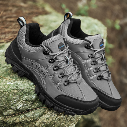 Outdoor mountaineering shoes