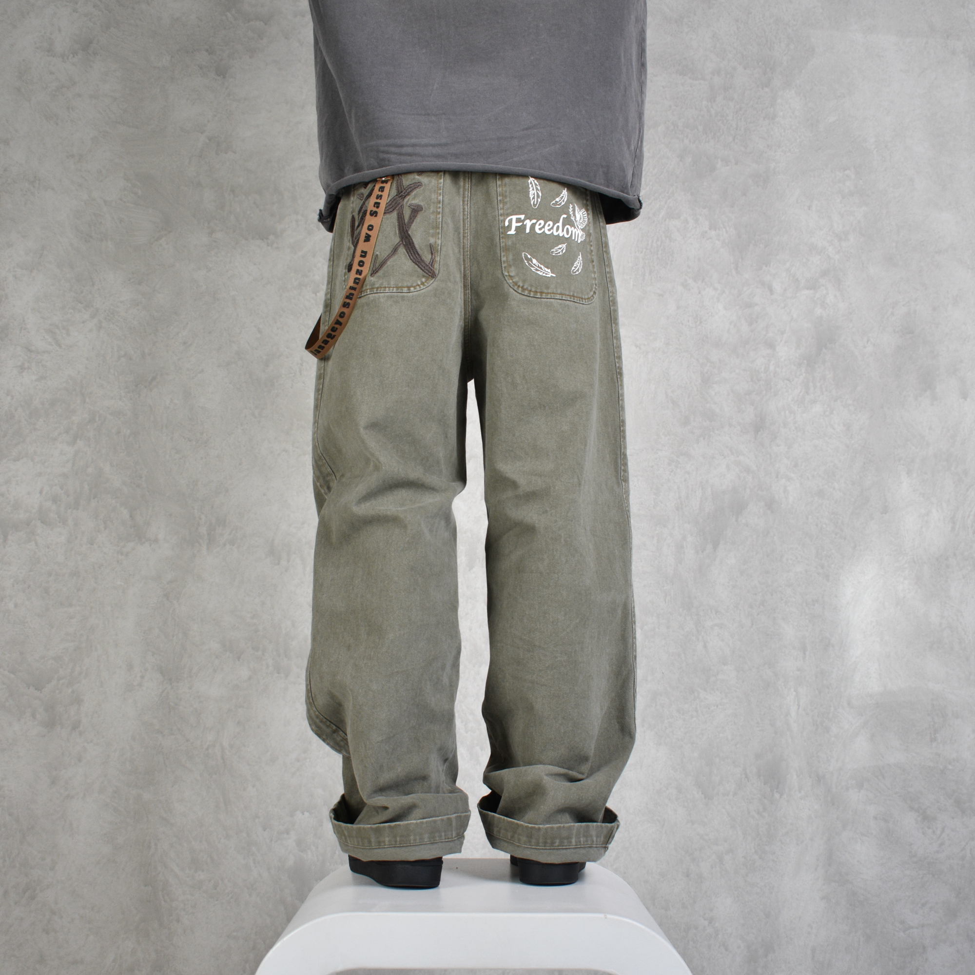 AOT Jeans