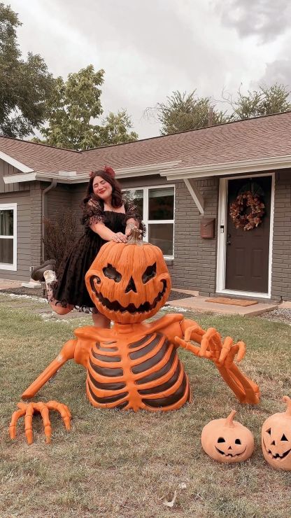 HALLOWEEN SALE 80% OFFGiant Skeleton Groundbreaker
