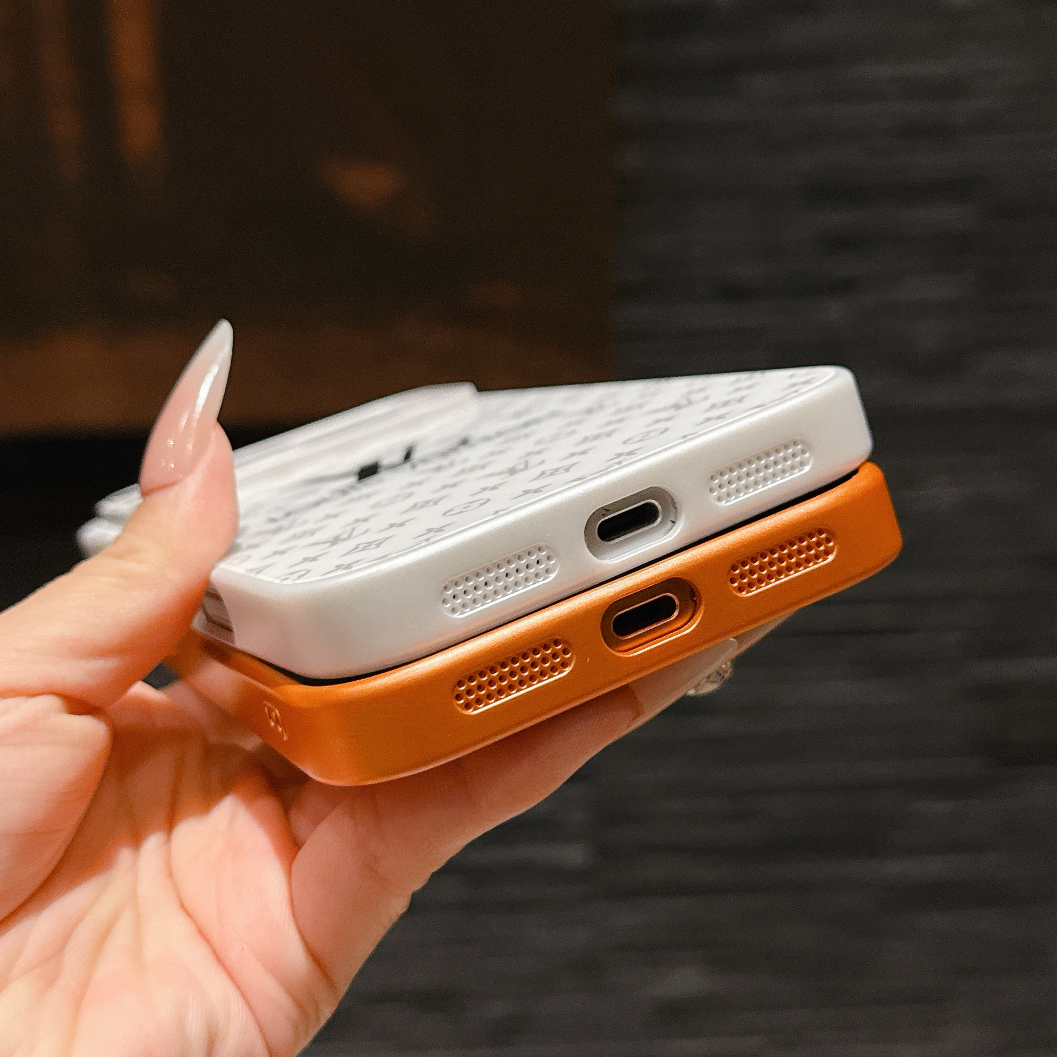 Elegant Monogram iPhone Case White For iPhone 17/16/15/14/13-VEMO023