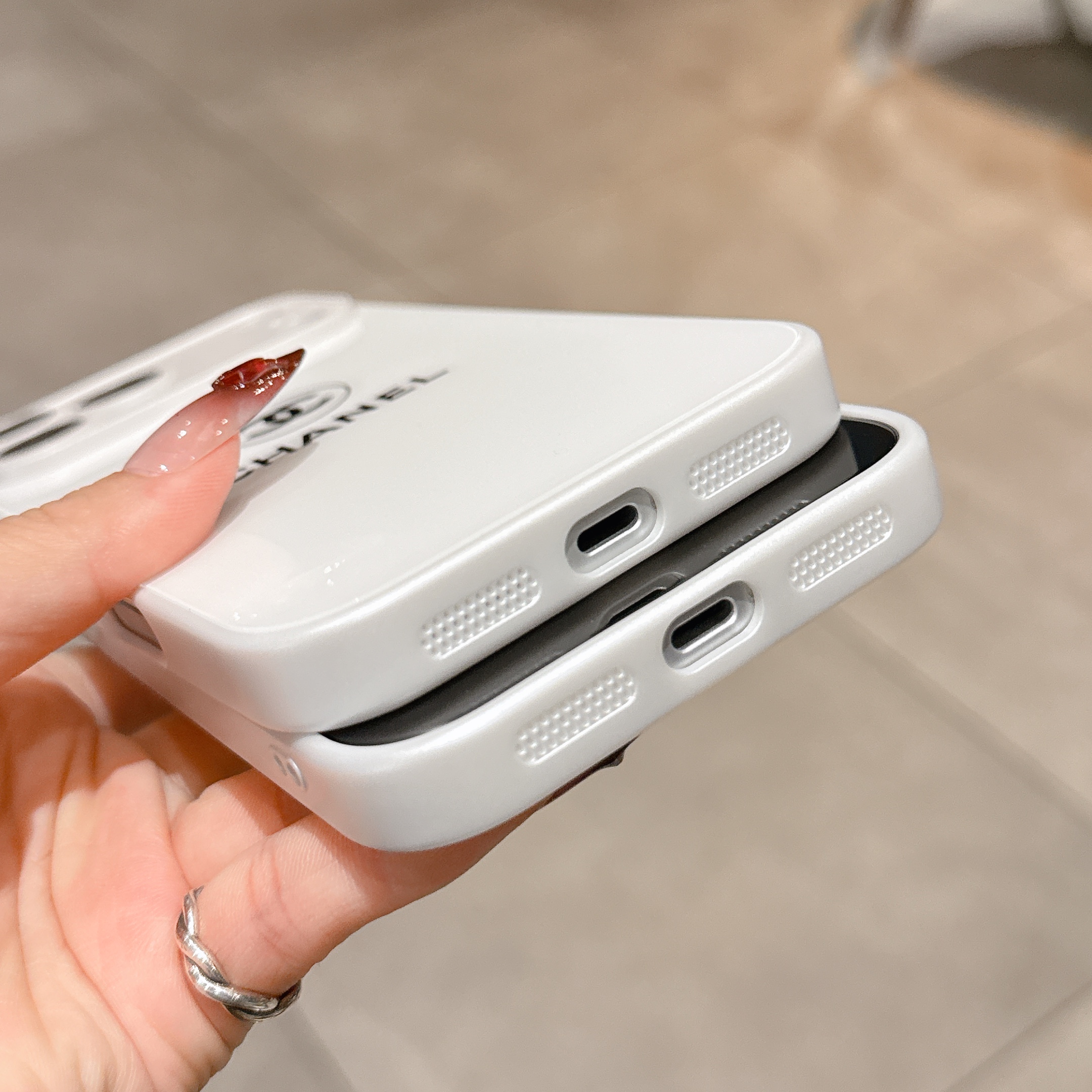 Luxury CC iPhone Case White For iPhone 17/16/15/14/13-VECC028