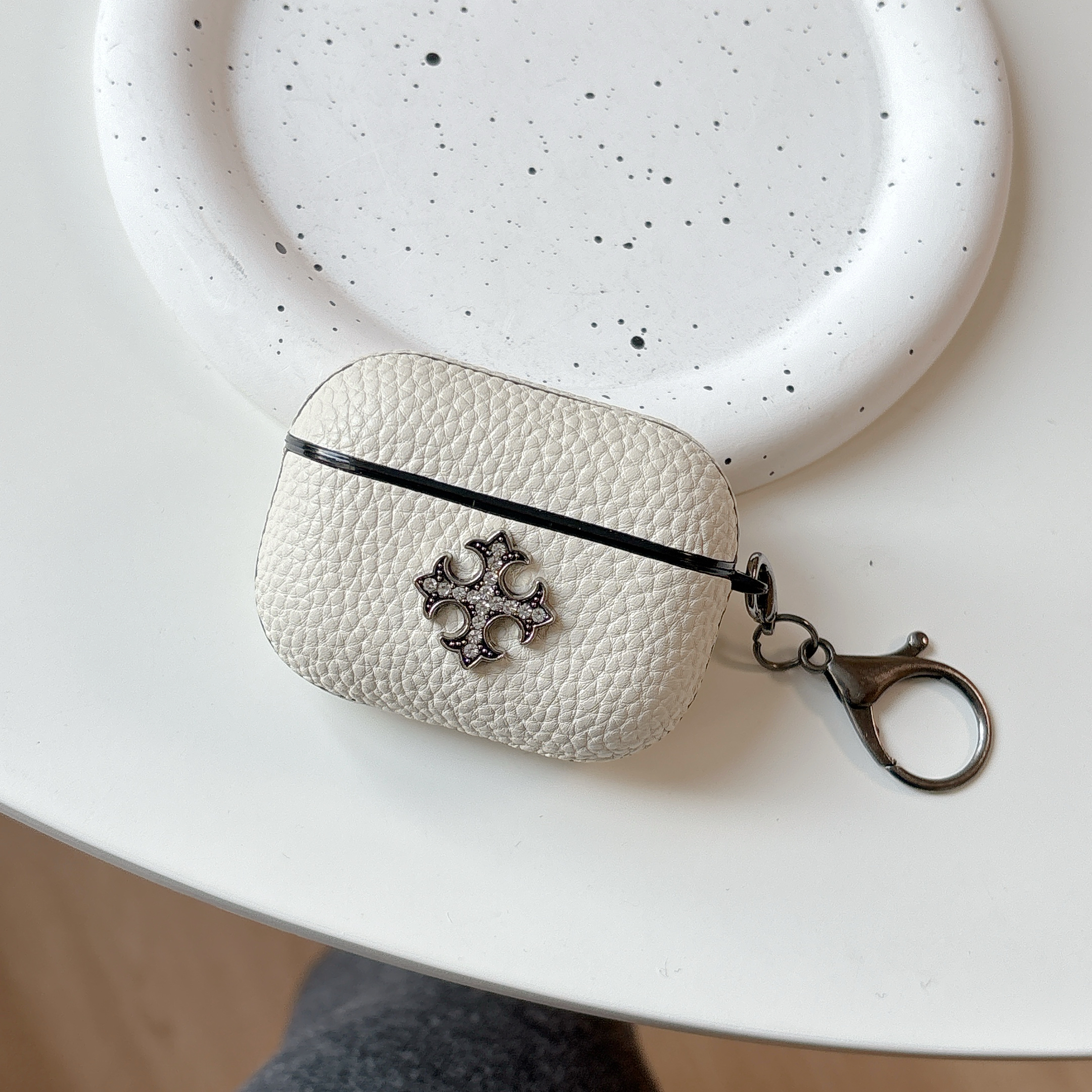 Leather CHS AirPods 4 Cases White-HXJ251607