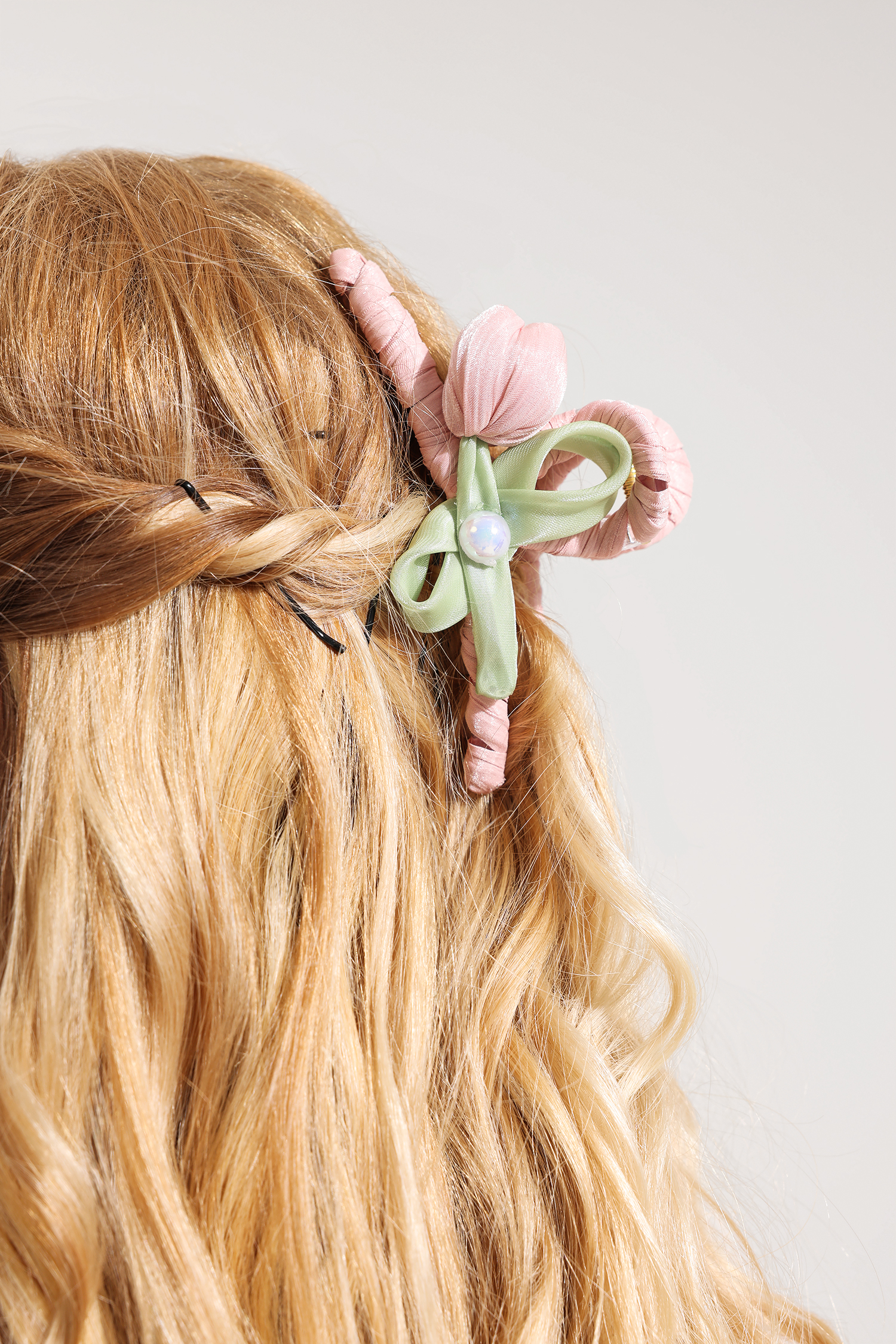 3D Floral Claw Clip