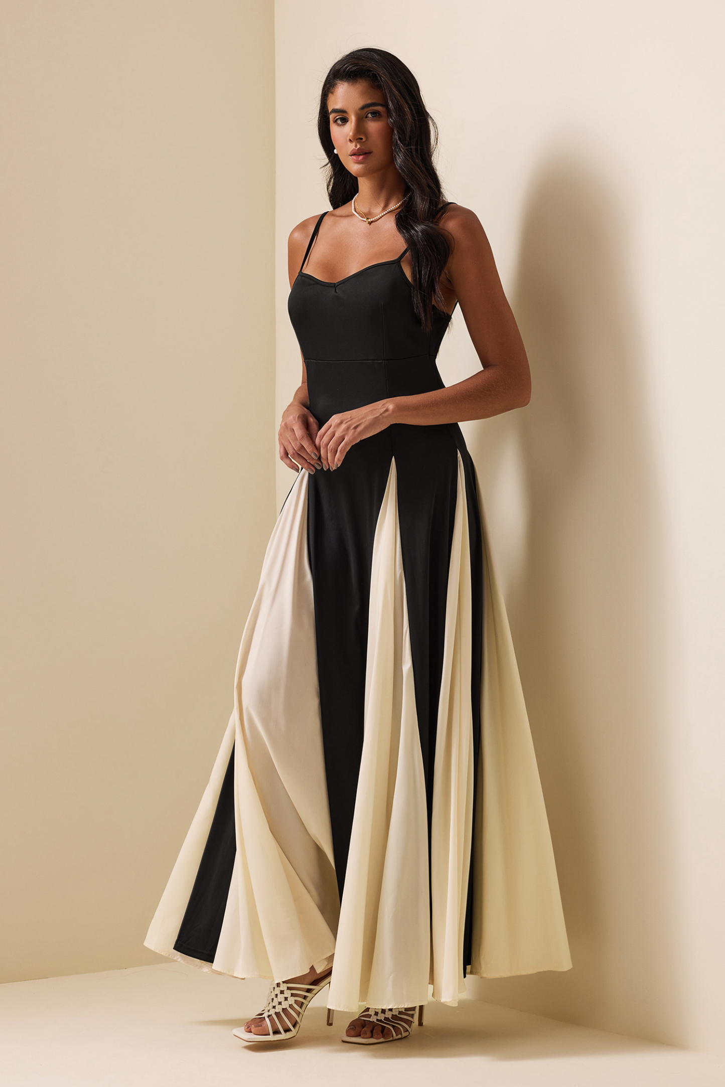 Contrast Color Sweetheart Neck Sleeveless Midi Dress