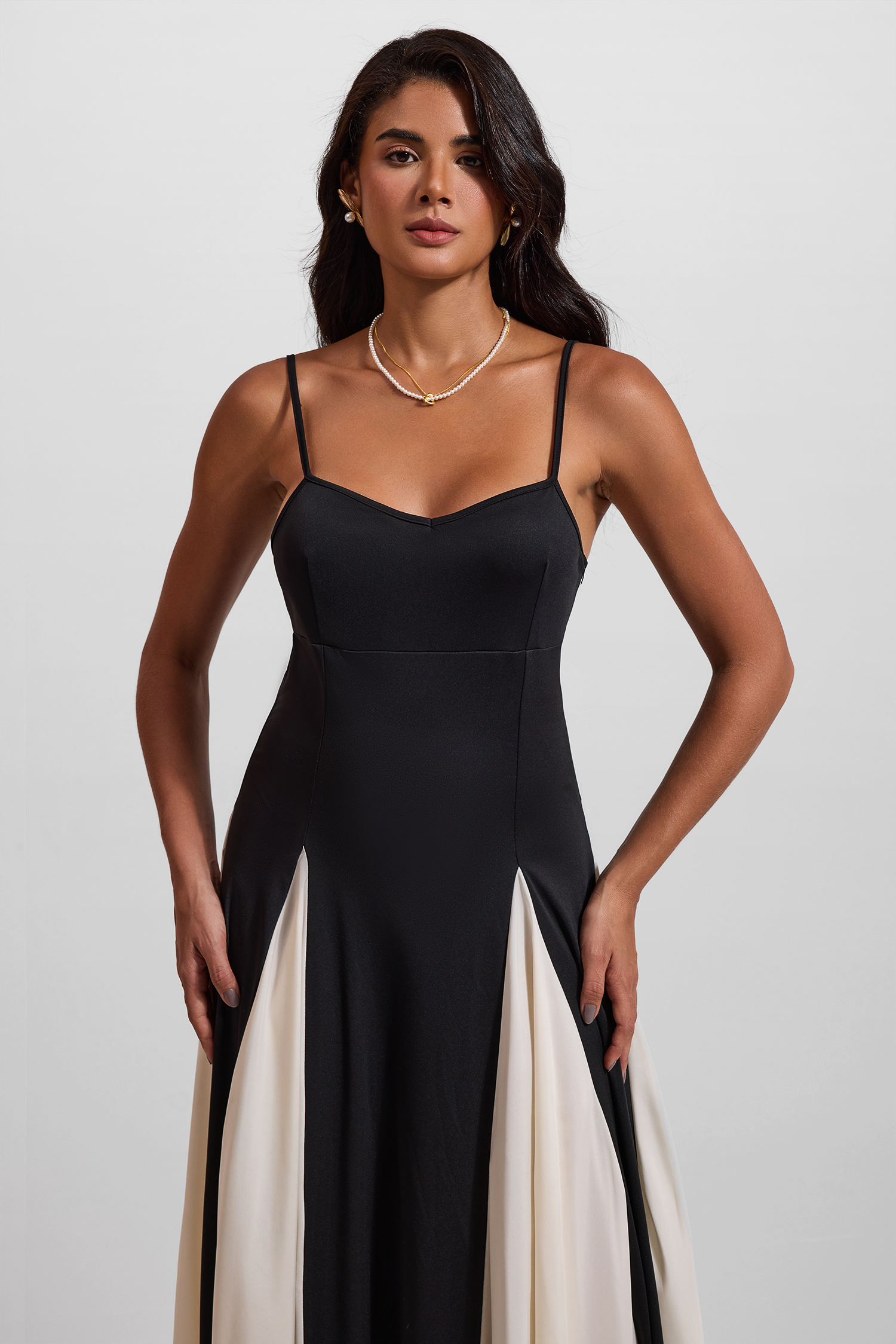 Contrast Color Sweetheart Neck Sleeveless Midi Dress