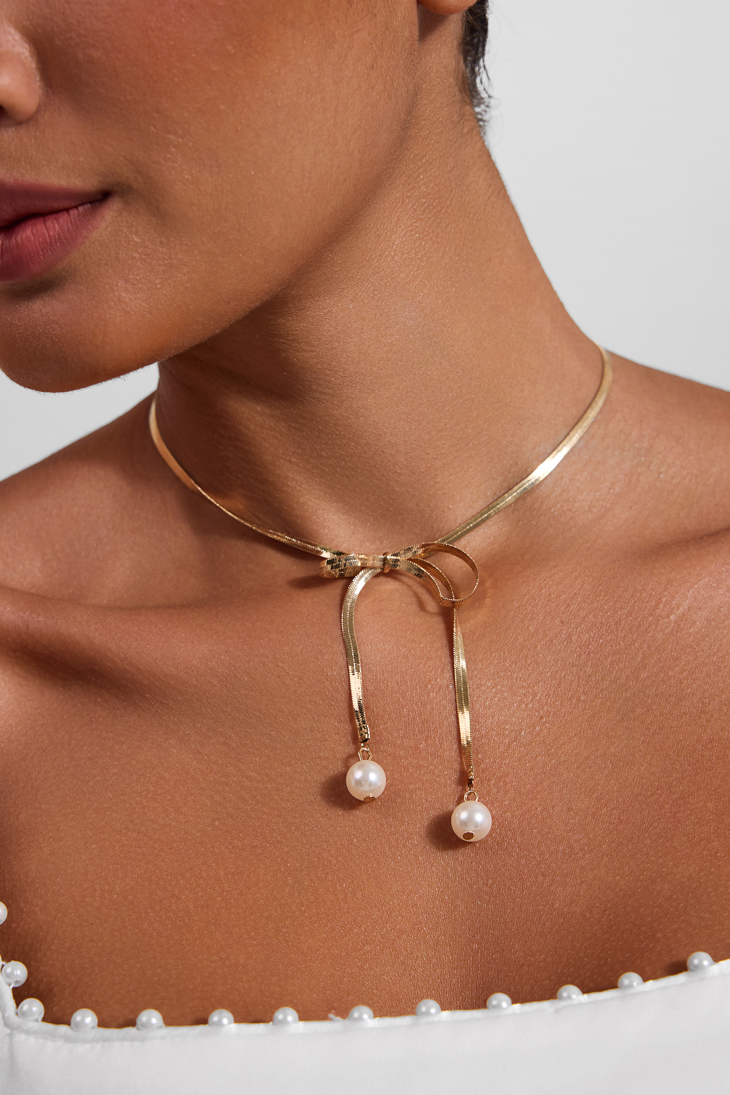 Faux Pearl Metal Bow Necklace