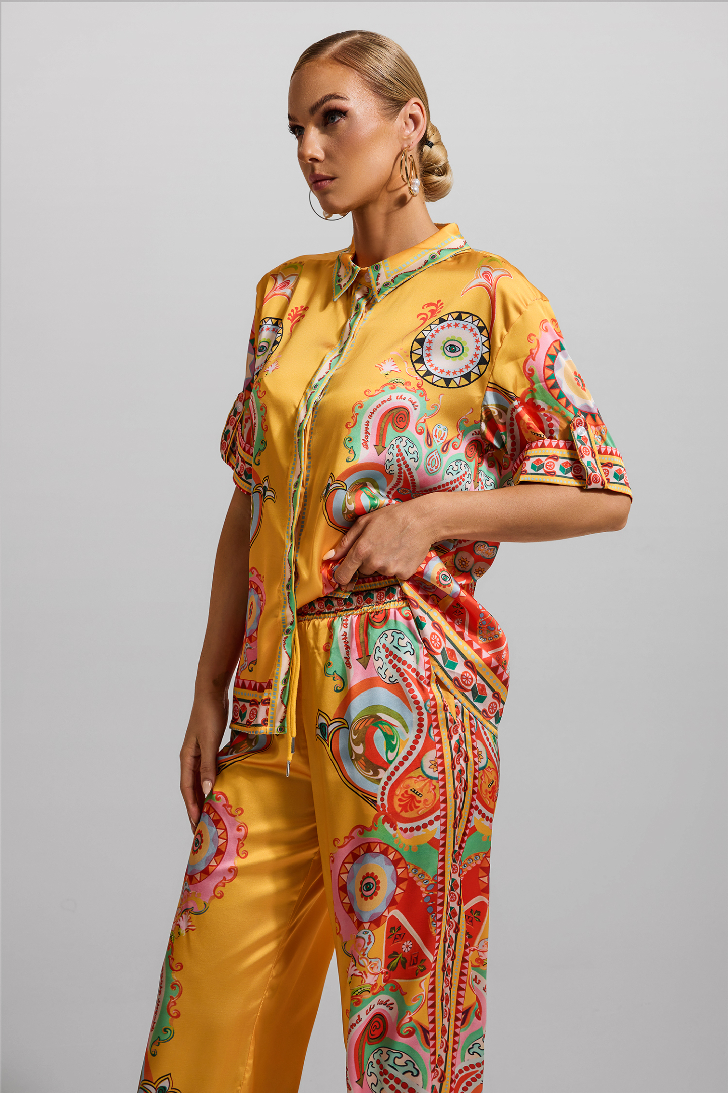 Paisley Print Satin Bottom Top ＆ Mid Waist Pants Set