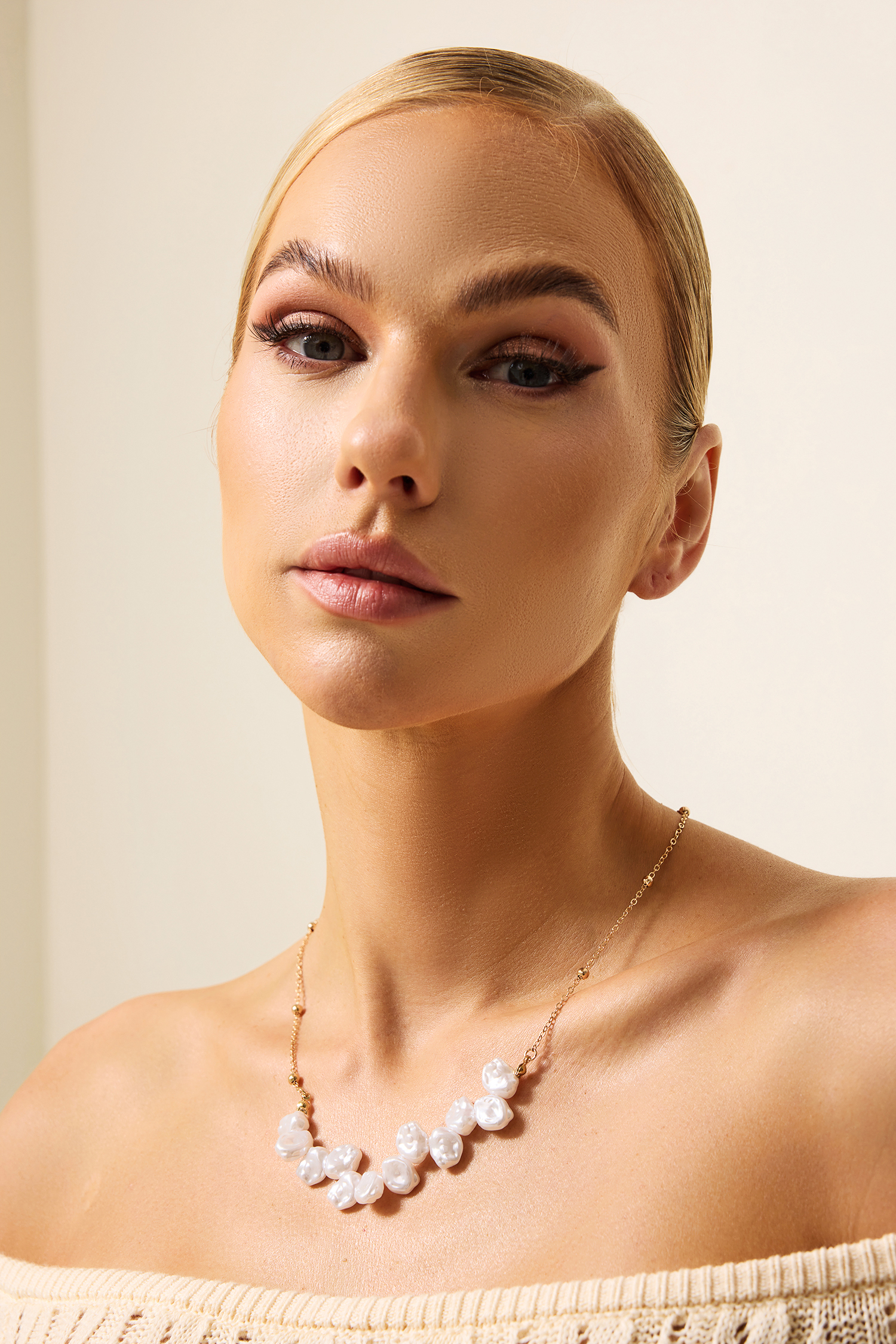 Faux Pearl Metal Chain Necklace