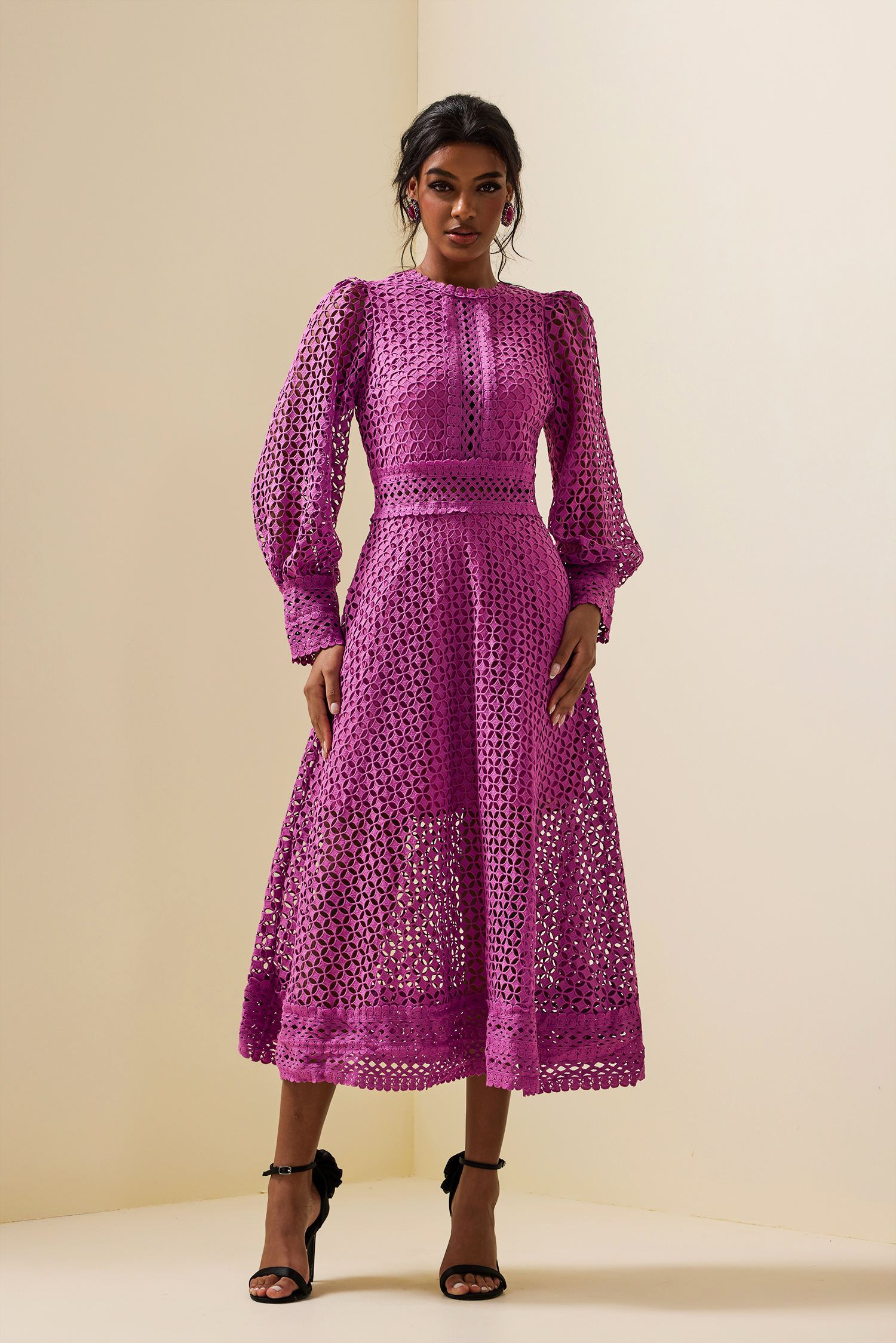 Solid Lace Lantern Sleeve Midi Dress