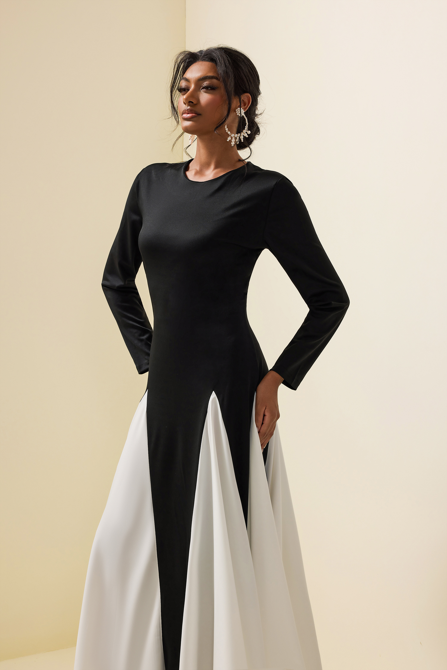 Contrast Color Long Sleeve Midi Dress