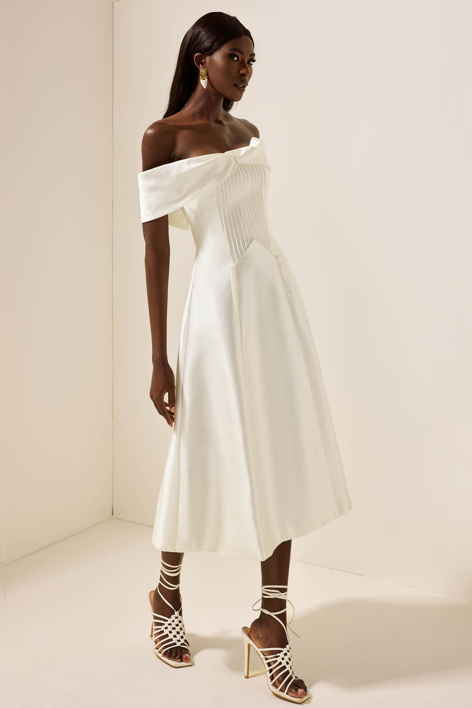 Knotted Pleat Solid Midi Dress