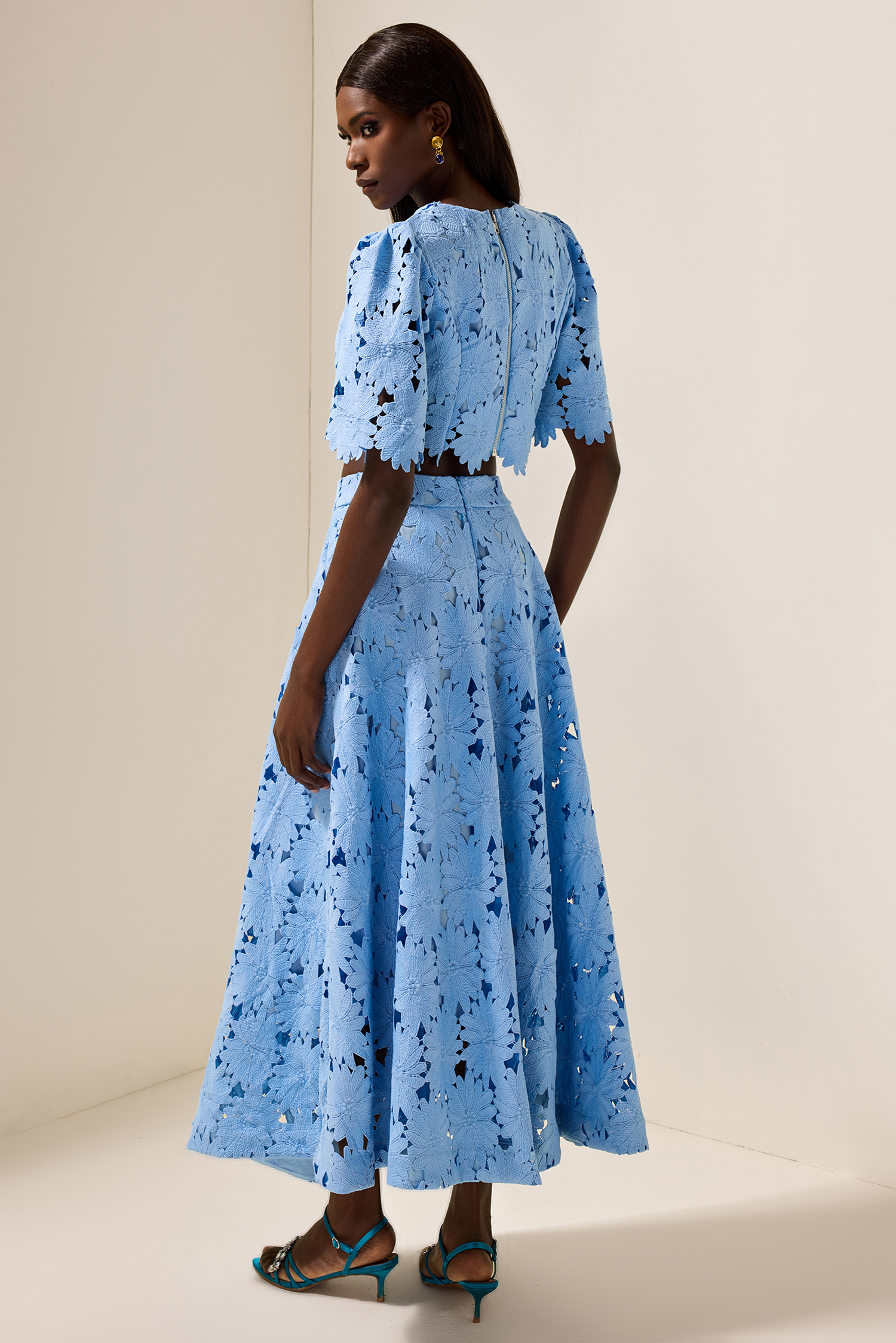 Embroidered Solid Top ＆ Mid Waist Embroidered Skirt Set