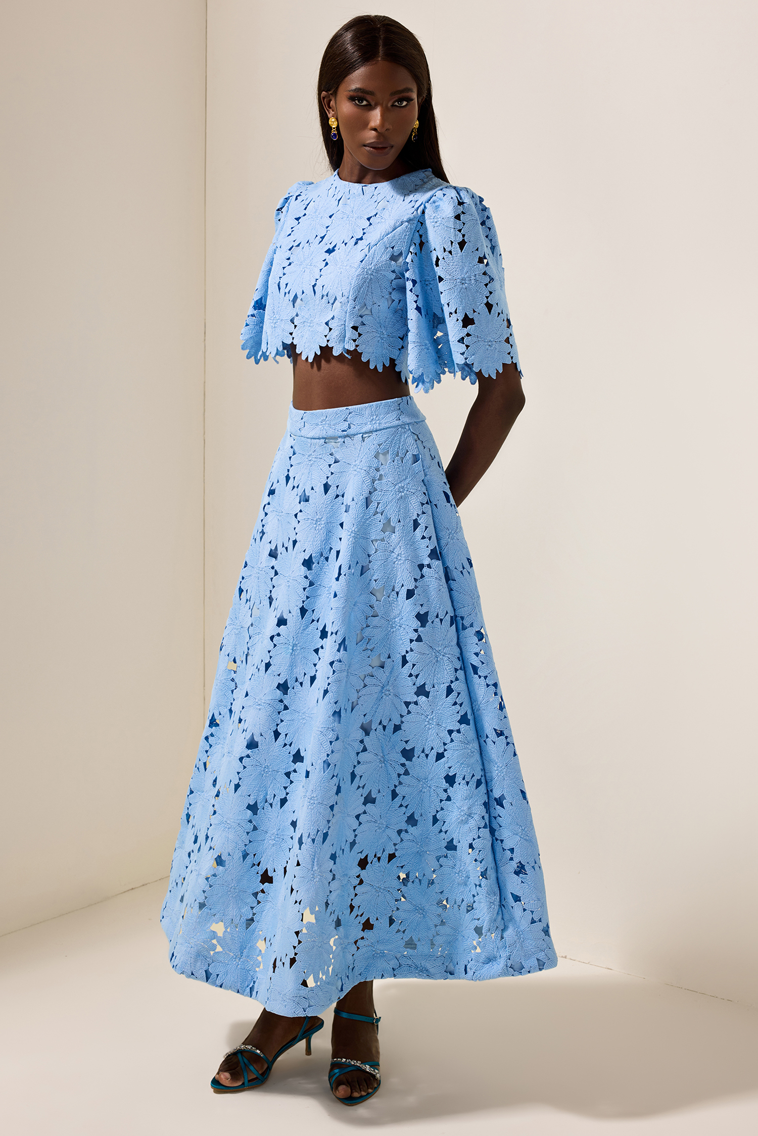 Embroidered Solid Top ＆ Mid Waist Embroidered Skirt Set