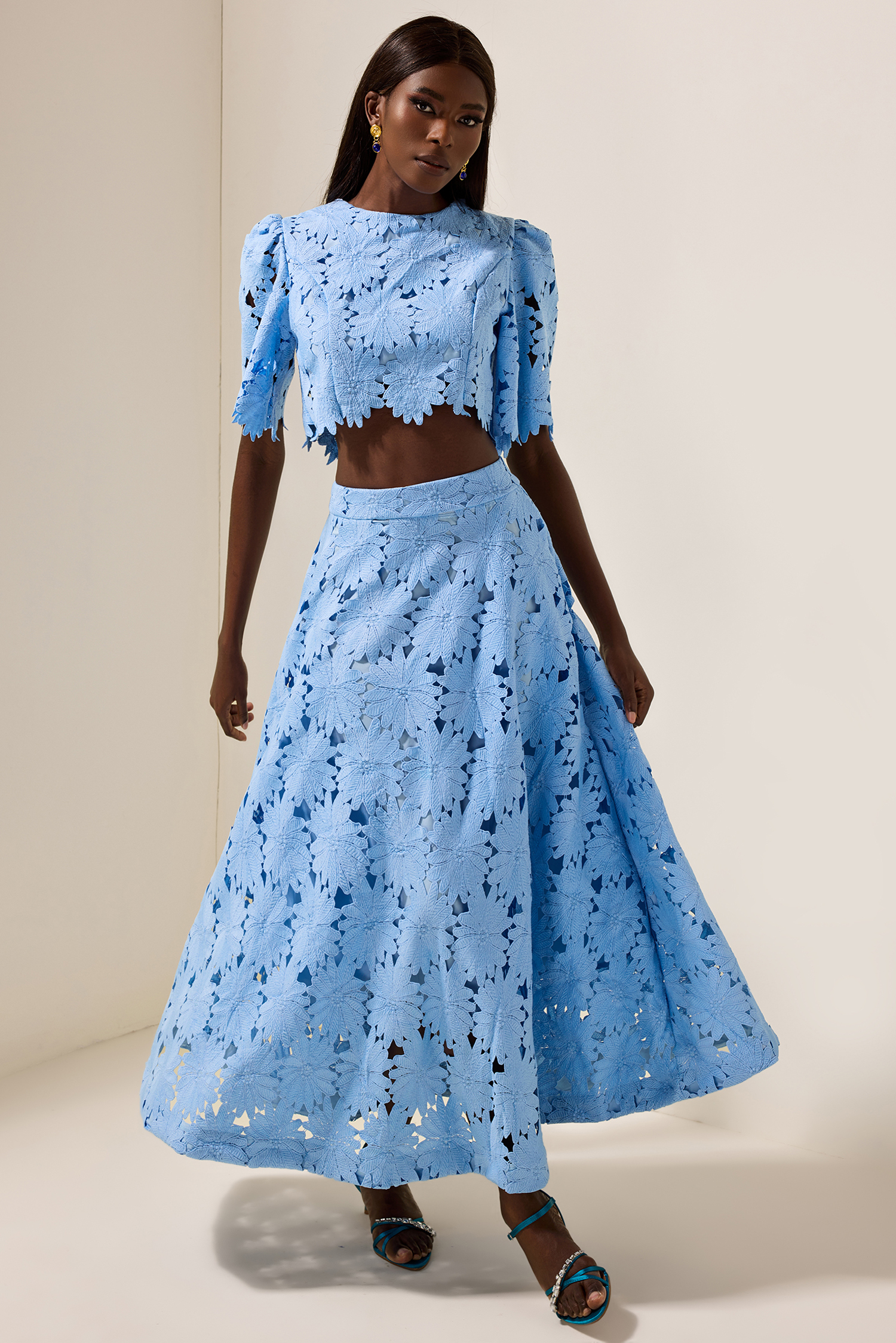 Embroidered Solid Top ＆ Mid Waist Embroidered Skirt Set