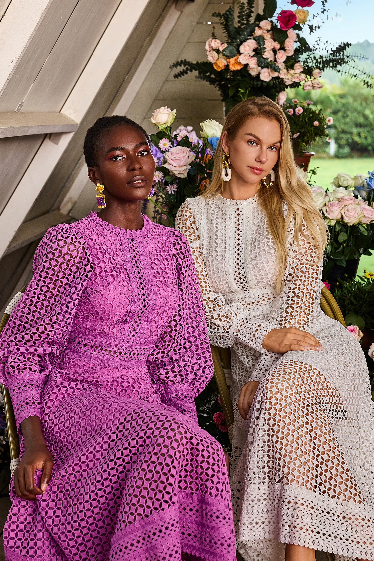 Solid Lace Lantern Sleeve Midi Dress