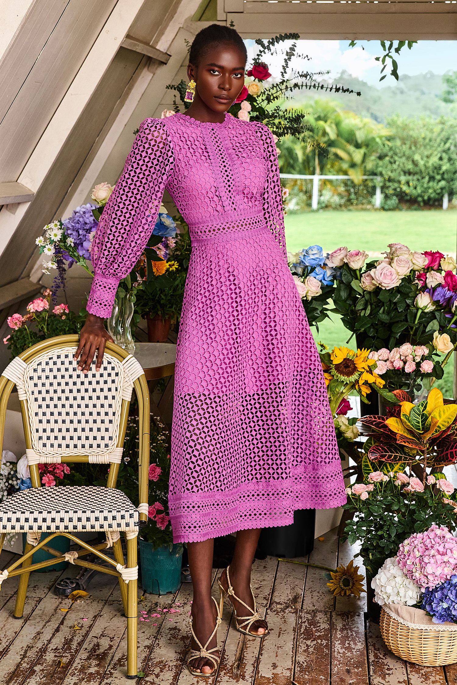 Solid Lace Lantern Sleeve Midi Dress