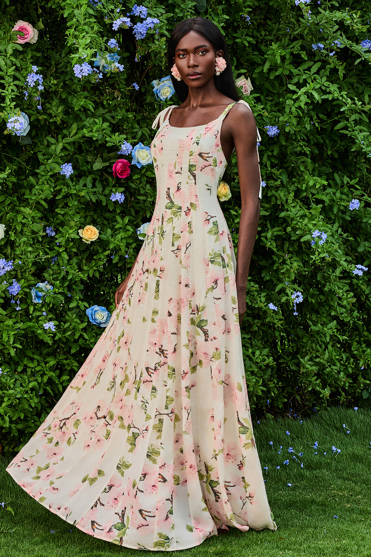 Floral Ruched Sweetheart Neck Maxi Dress