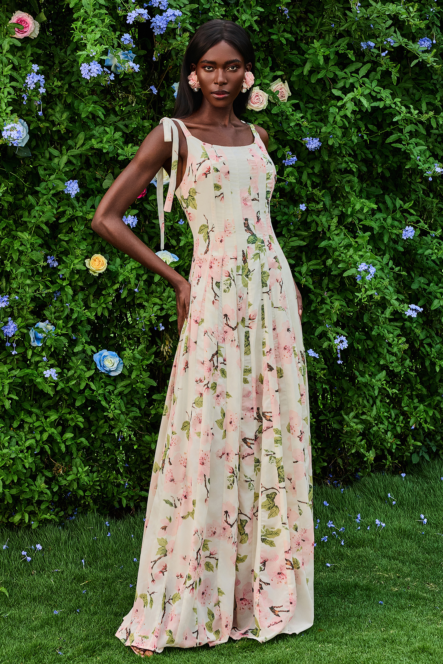 Floral Ruched Sweetheart Neck Maxi Dress
