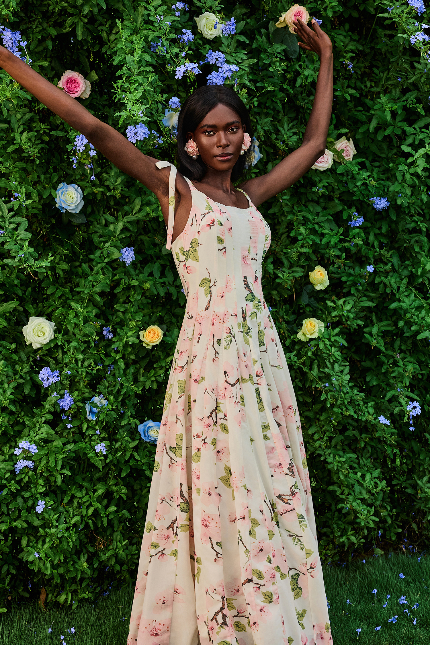 Floral Ruched Sweetheart Neck Maxi Dress