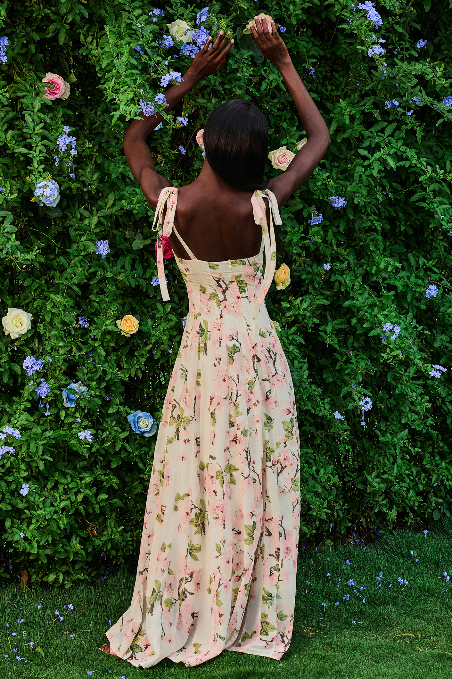 Floral Ruched Sweetheart Neck Maxi Dress