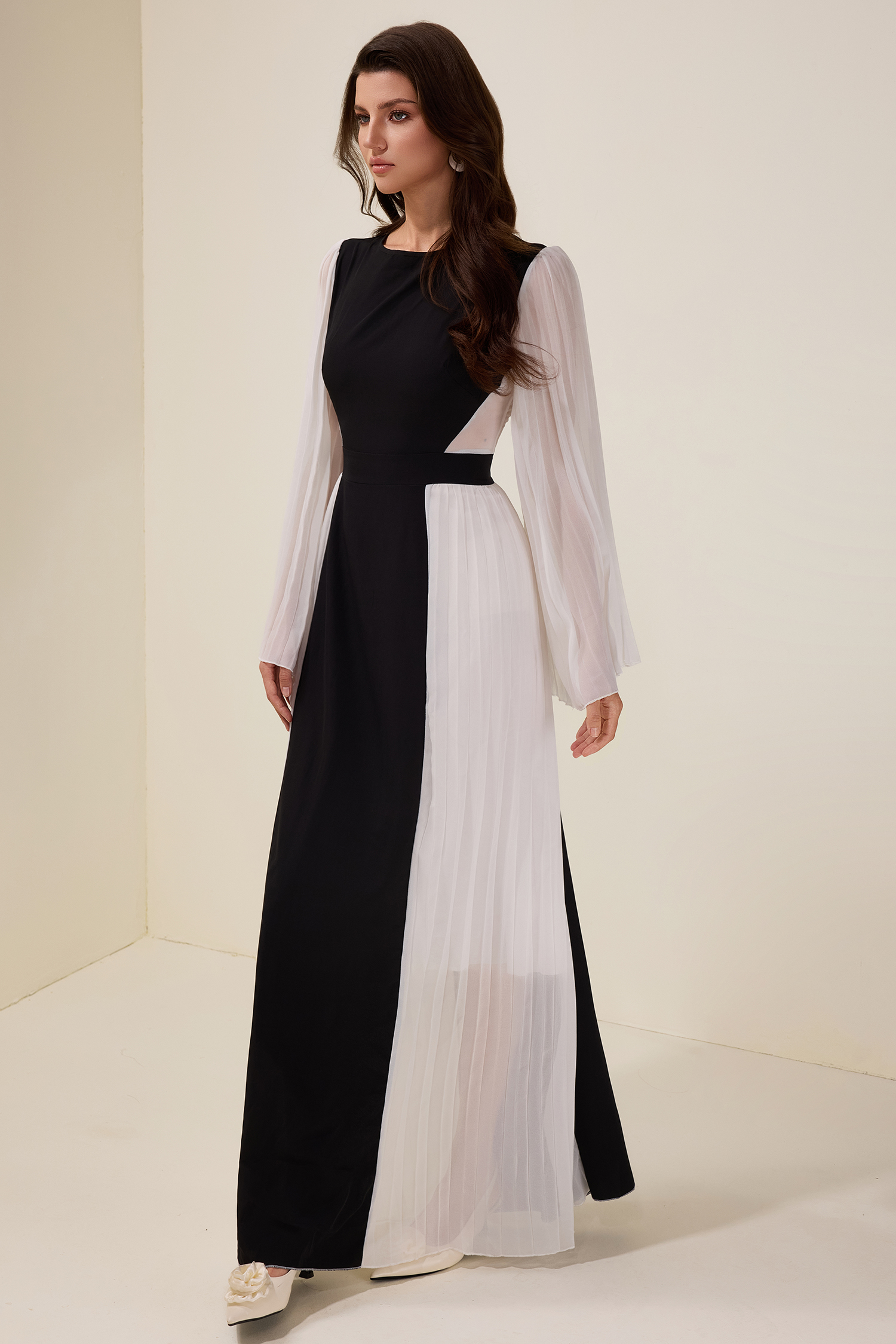 Contrast Color Splicing Pleated Maxi Dress