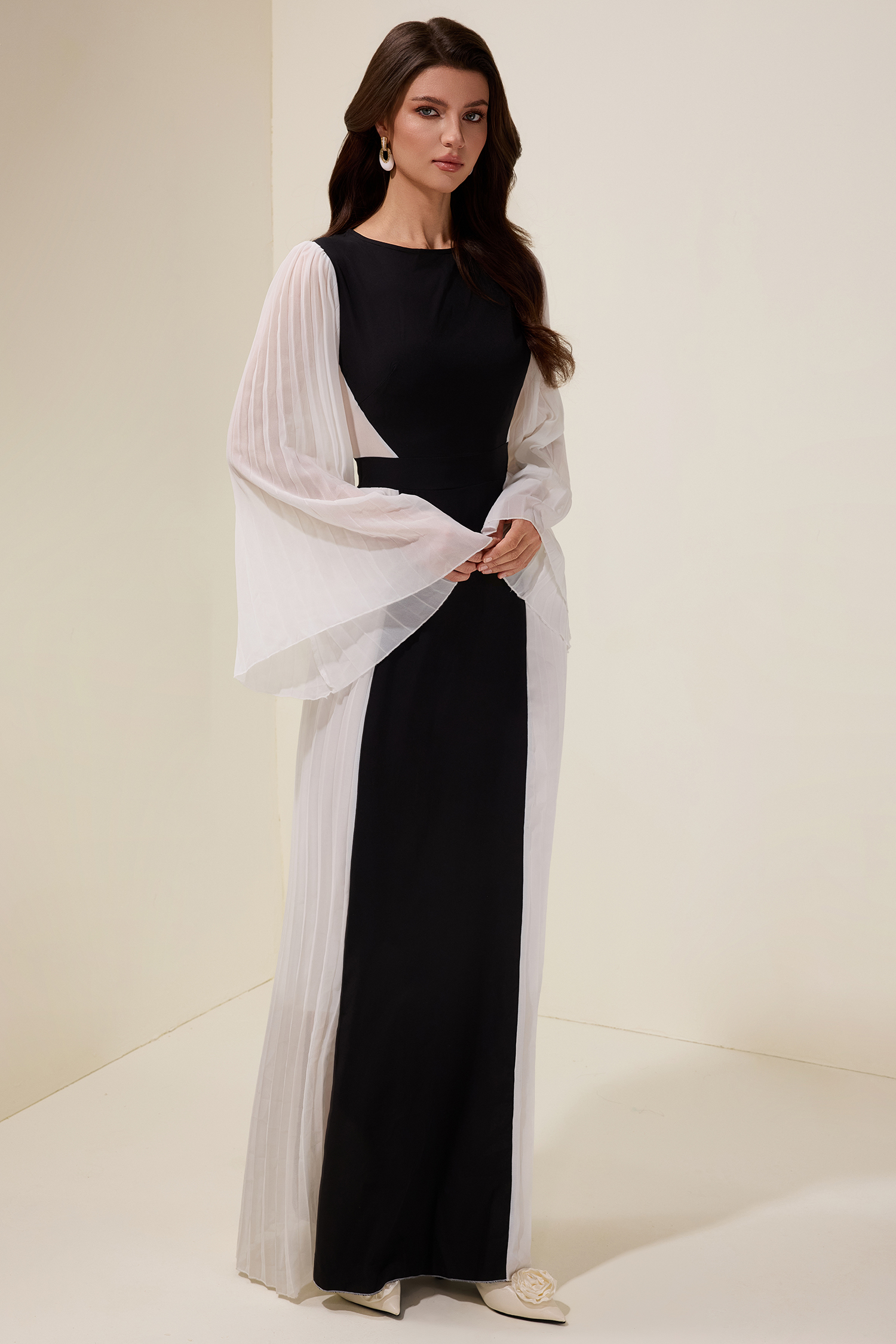 Contrast Color Splicing Pleated Maxi Dress