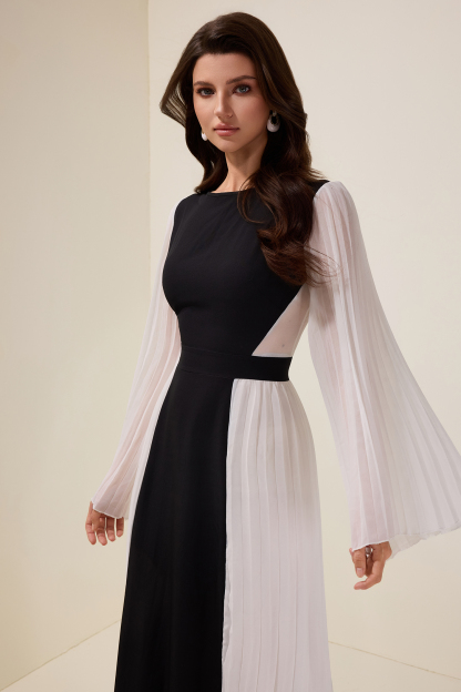 Contrast Color Splicing Pleated Maxi Dress