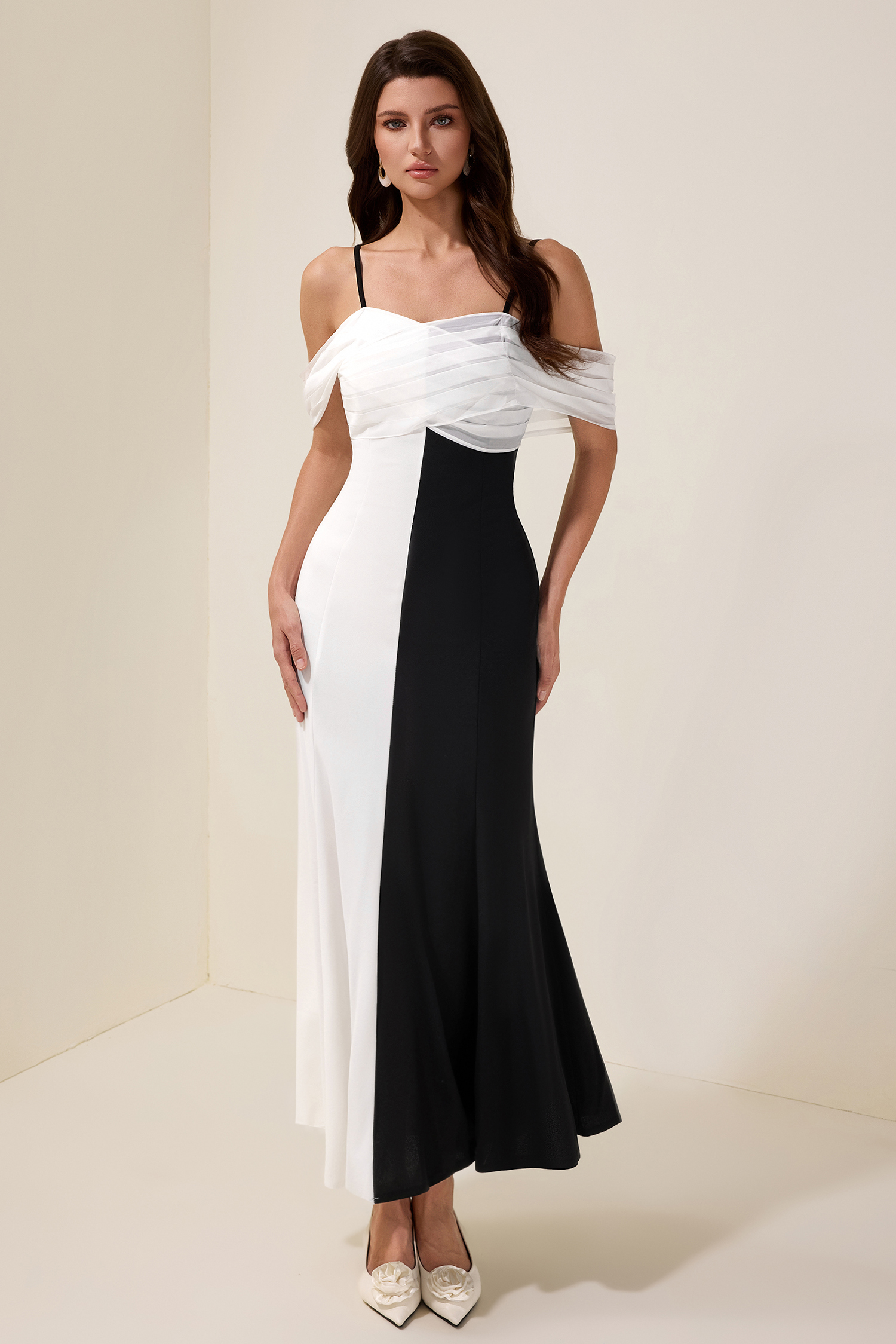 Chiffon Pleated Contrast Color Maxi Dress