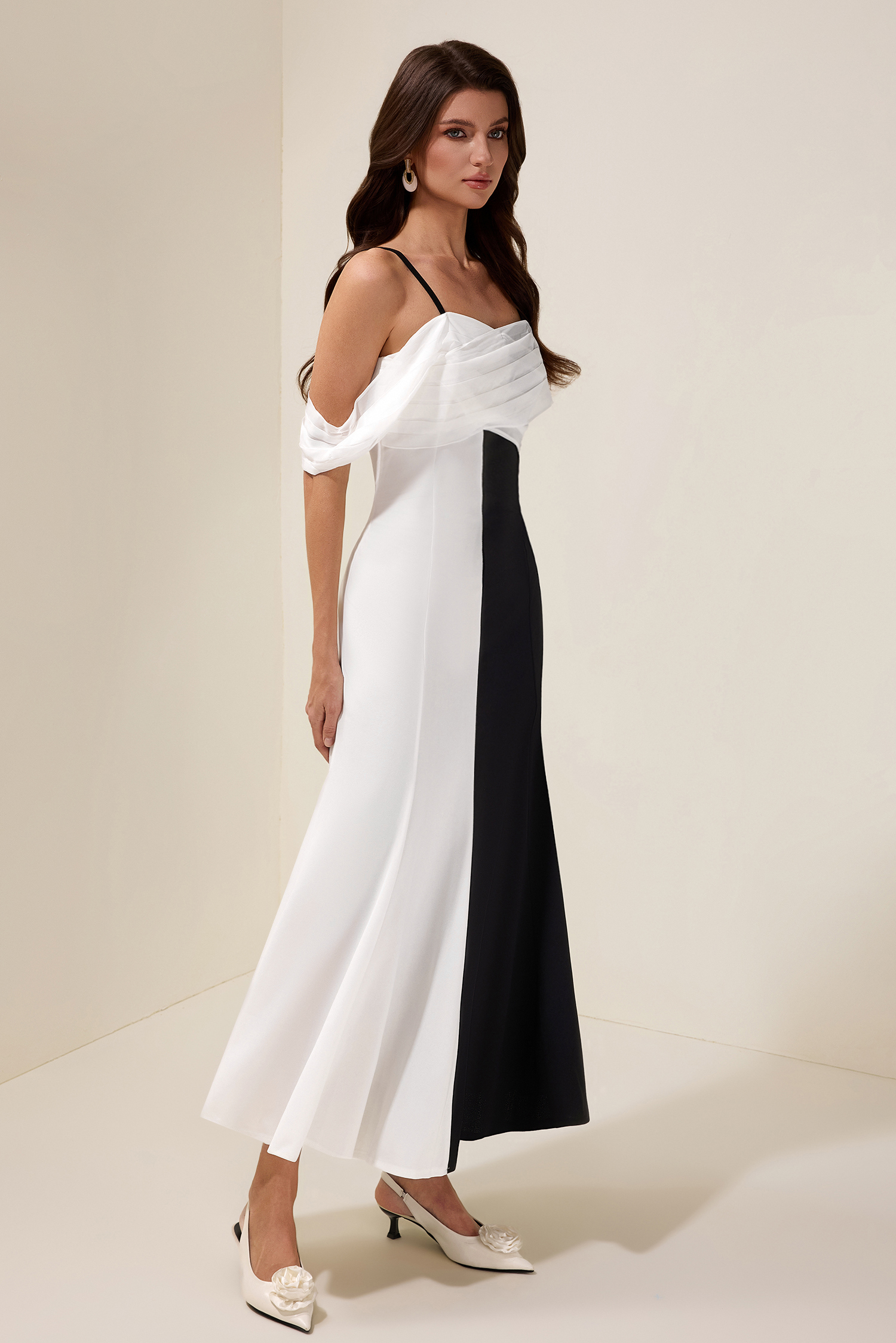 Chiffon Pleated Contrast Color Maxi Dress