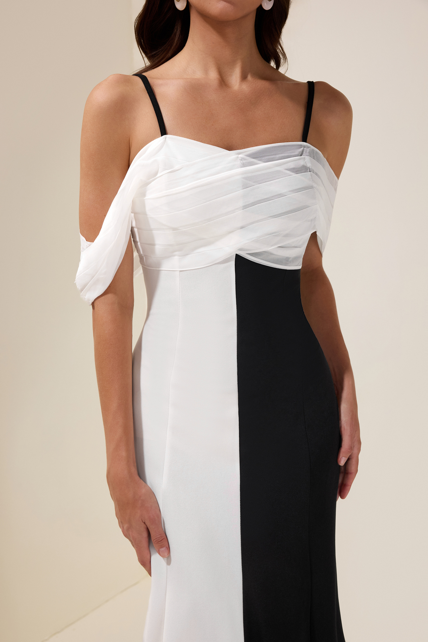 Chiffon Pleated Contrast Color Maxi Dress