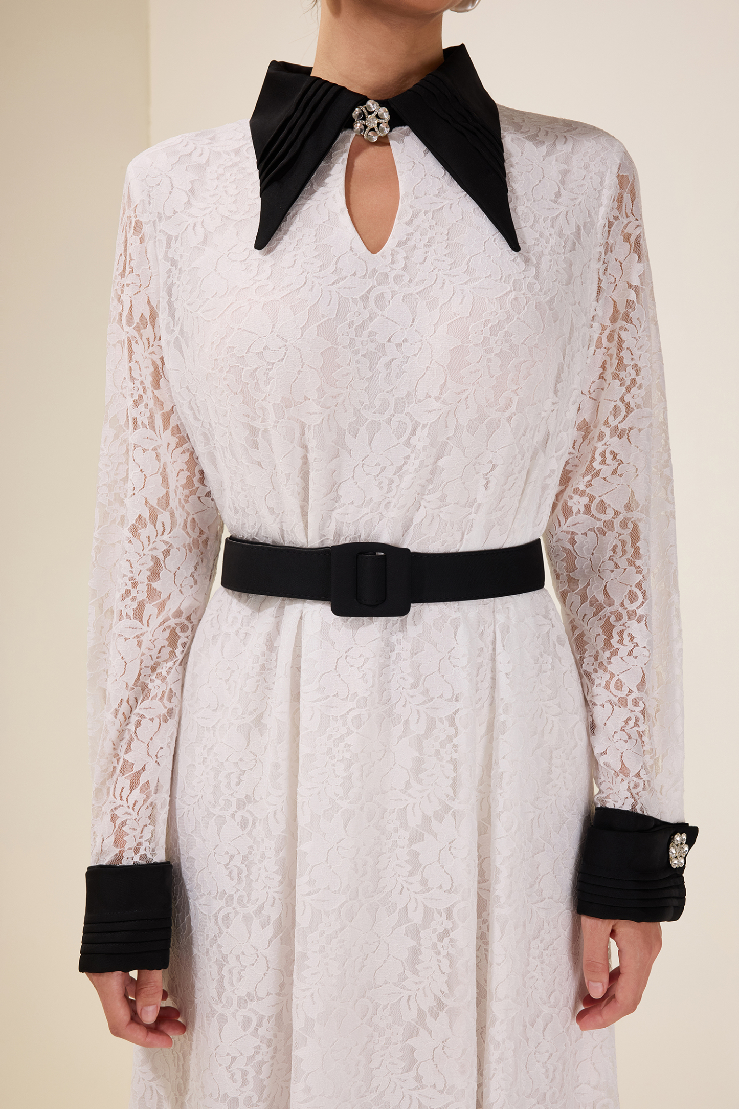Lace Contrast Color Midi Dress With Belt