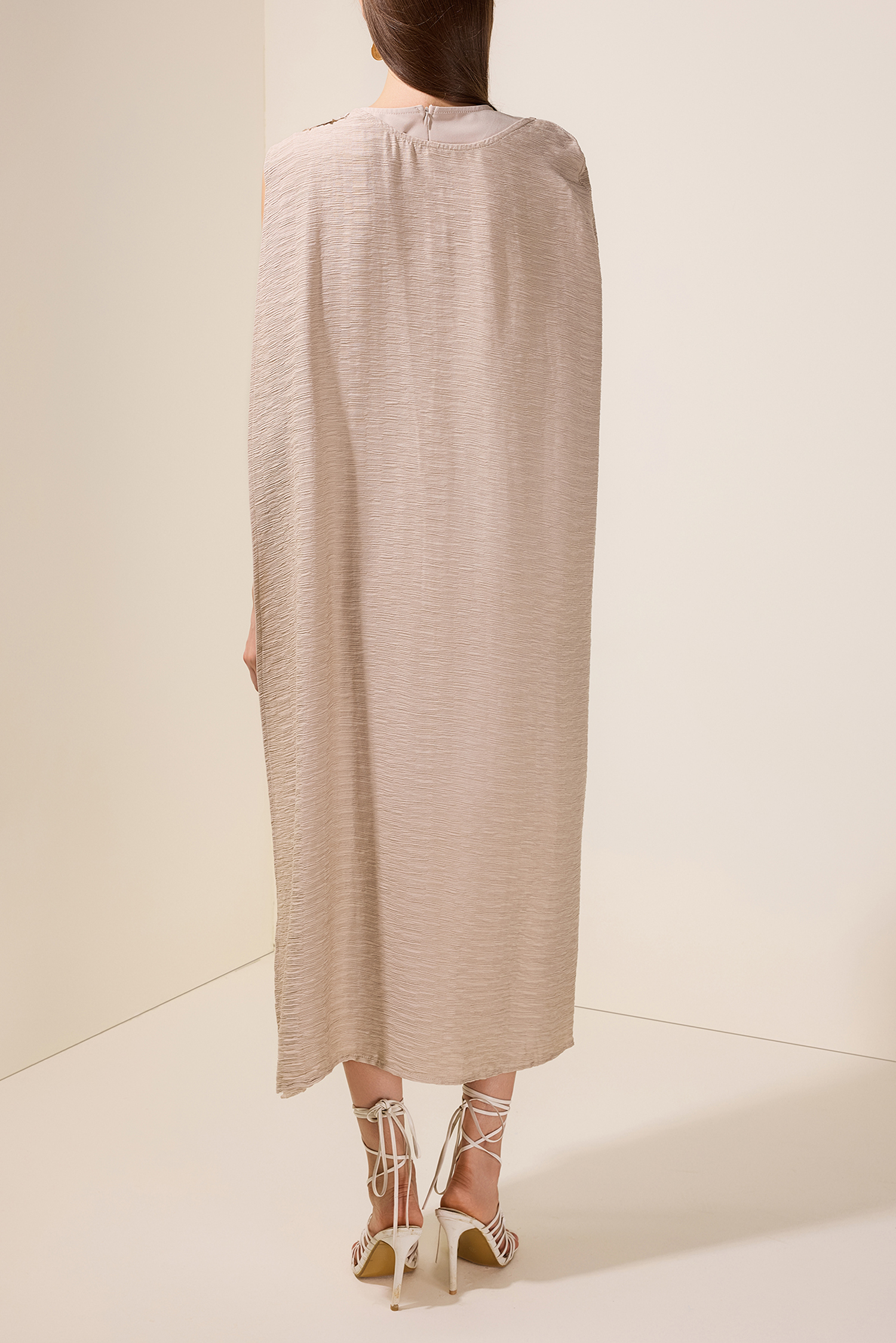 Embroidered Sleeveless Midi Dress With Cape