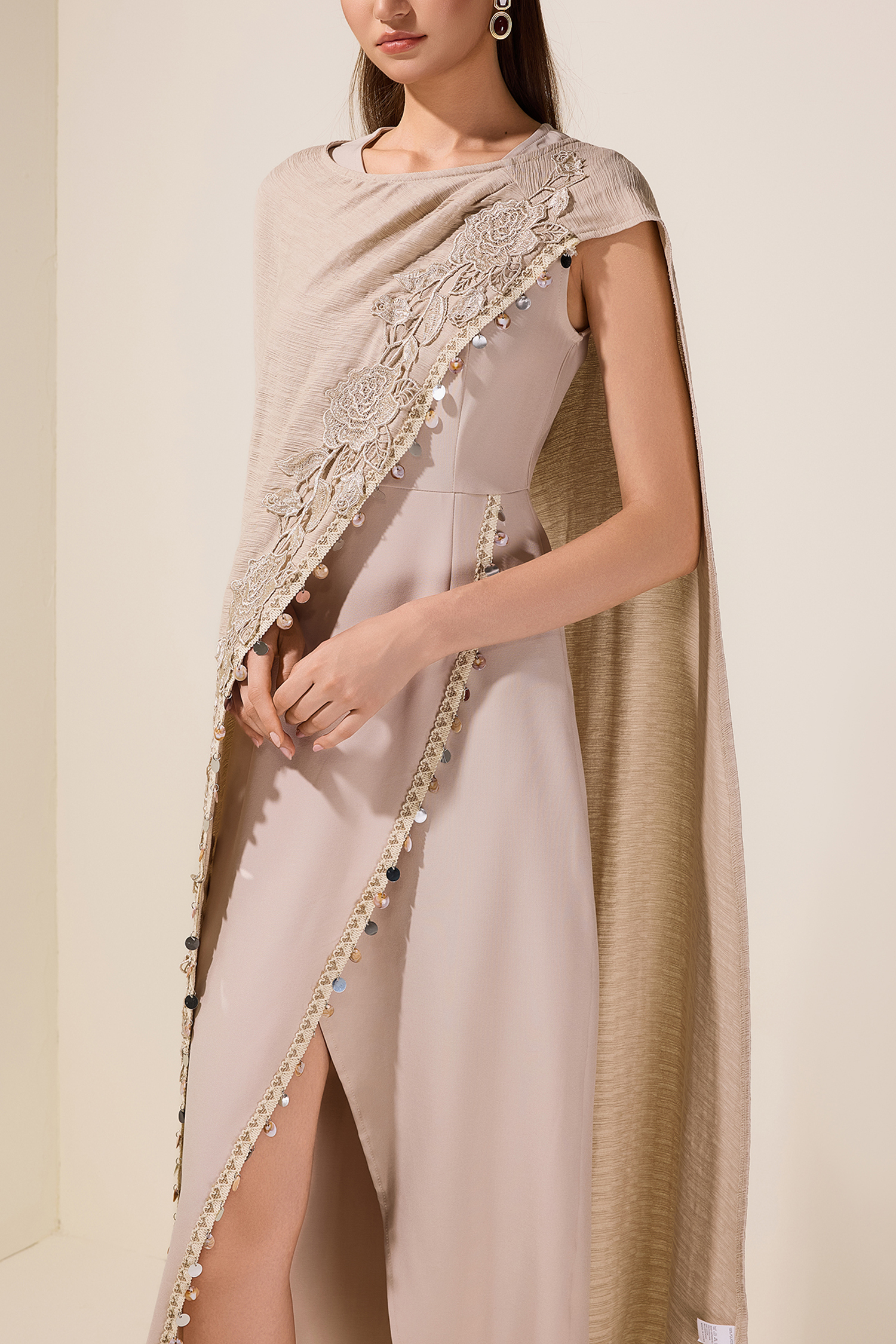 Embroidered Sleeveless Midi Dress With Cape