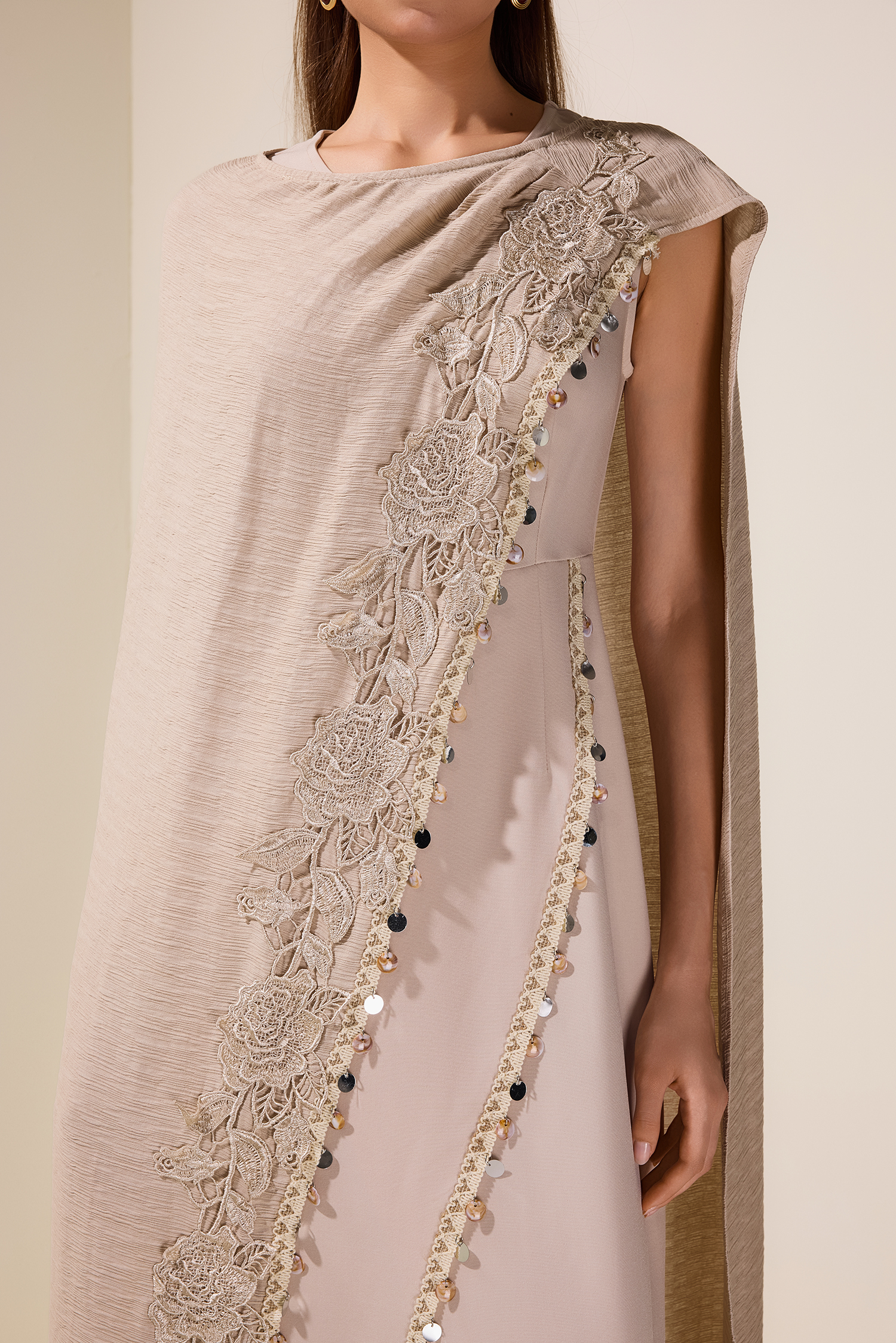 Embroidered Sleeveless Midi Dress With Cape