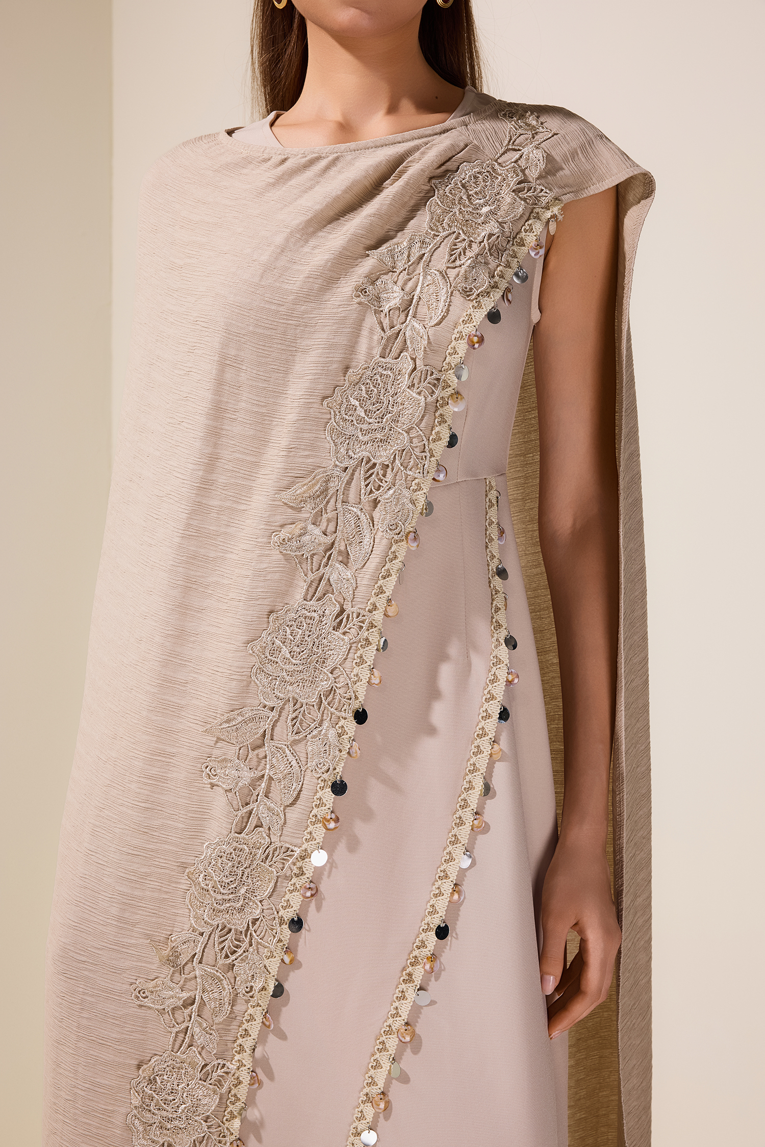 Embroidered Sleeveless Midi Dress With Cape