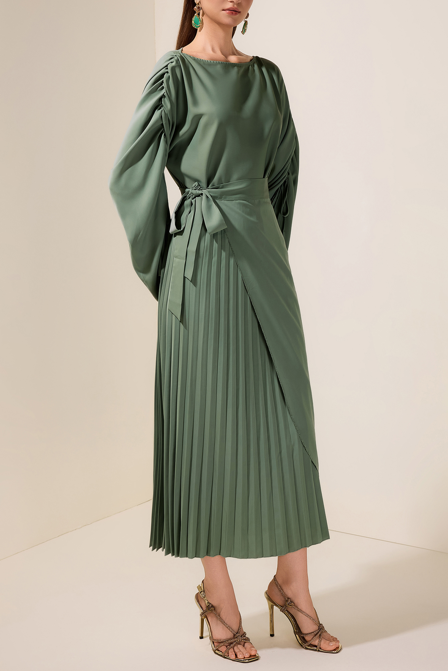 Solid Skew Collar Pleated Maxi Dress With Belt