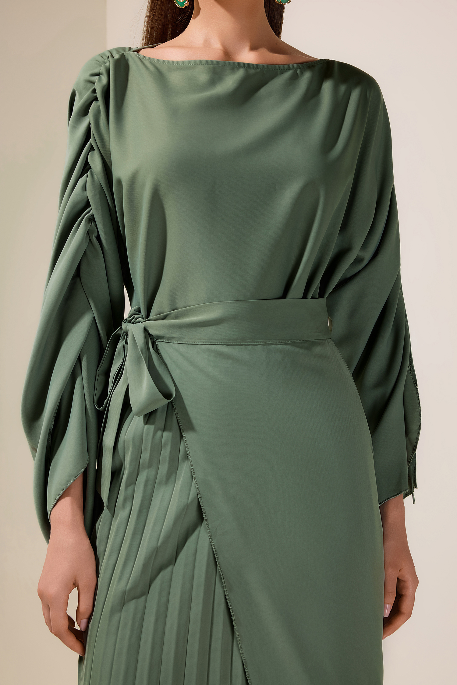 Solid Skew Collar Pleated Maxi Dress With Belt