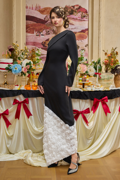 Contrast Color 3D Flower Skew Collar Maxi Dress