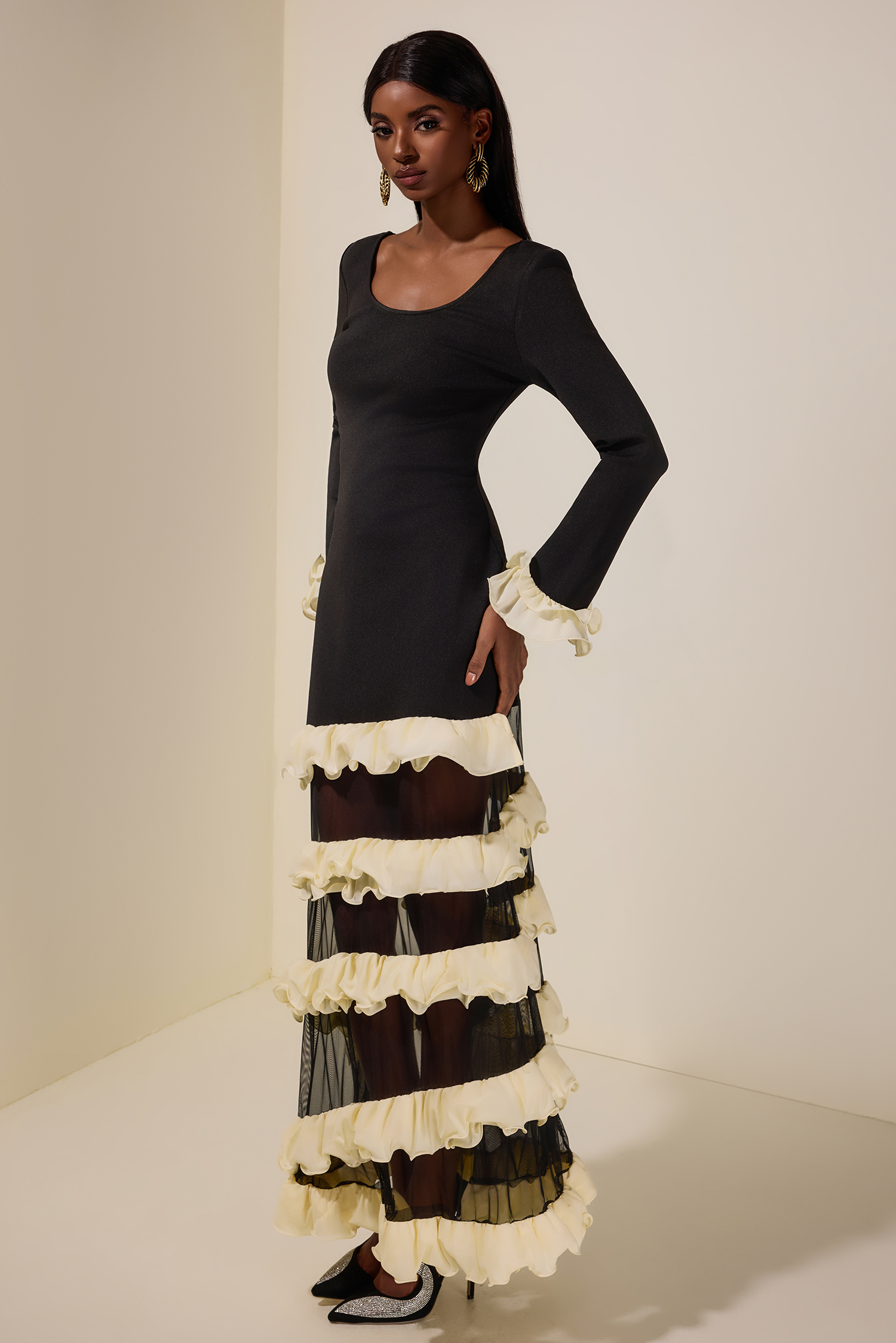 Contrast Color Ruffle Long Sleeve Maxi Dress