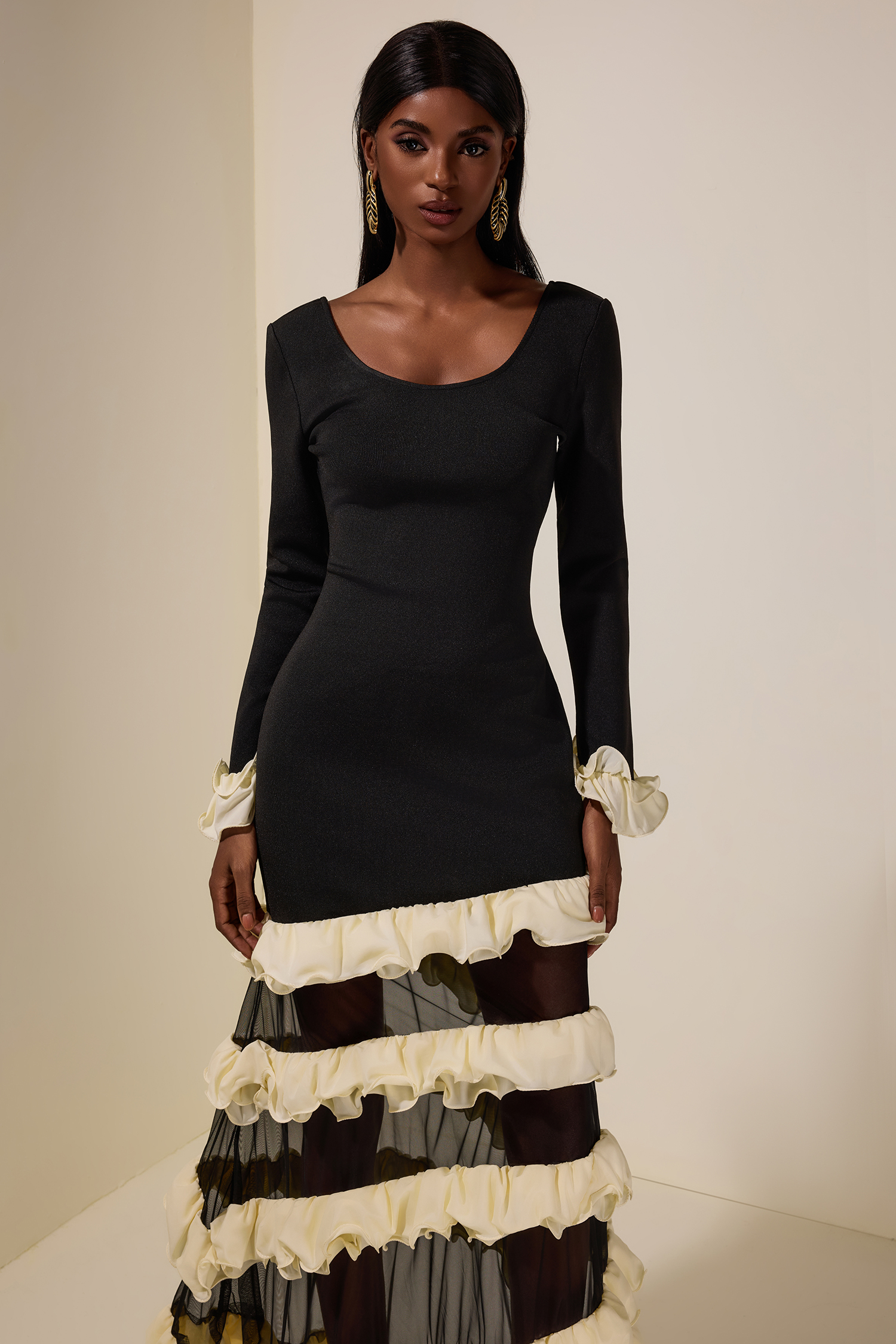 Contrast Color Ruffle Long Sleeve Maxi Dress