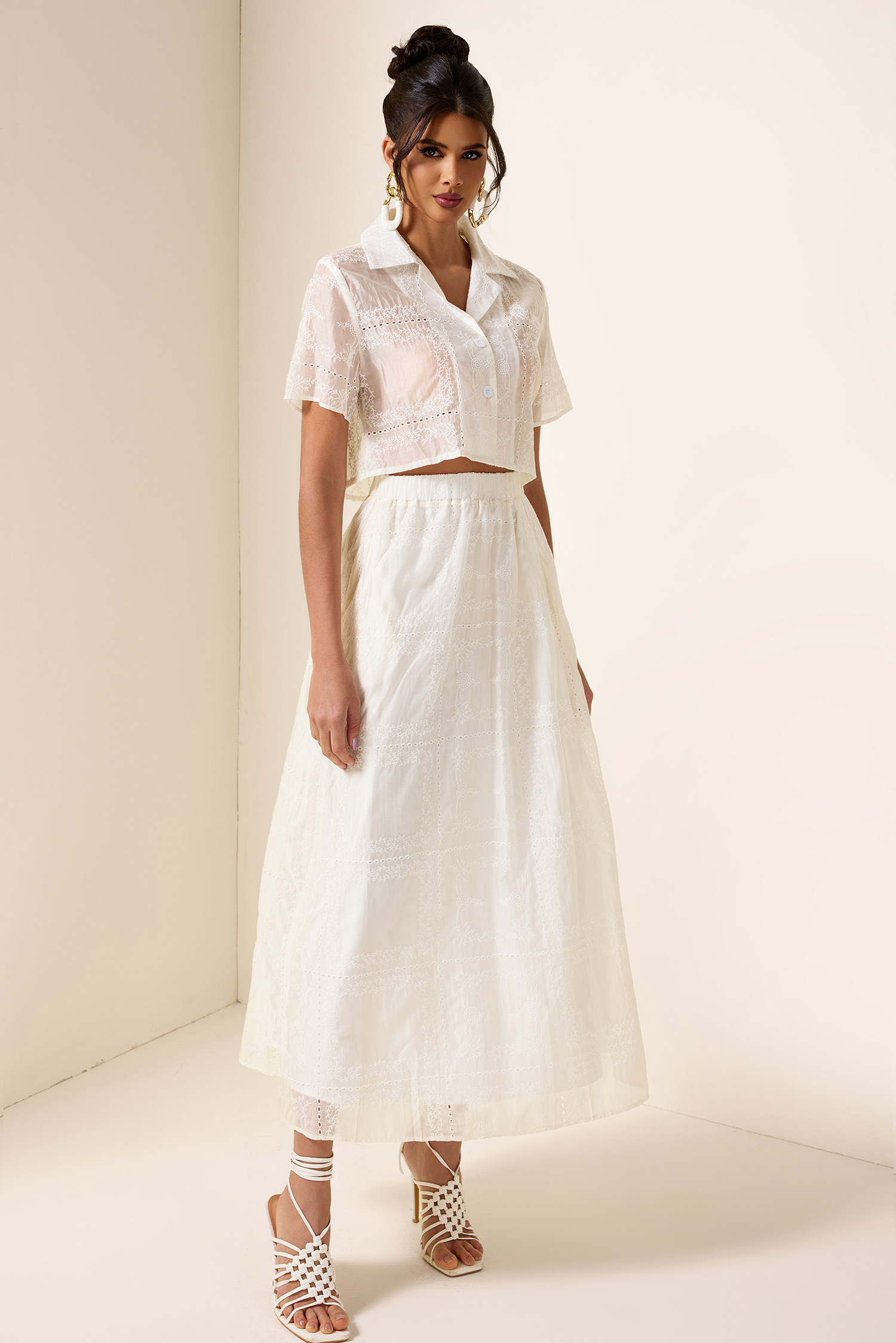 Solid Embroidred Top ＆ Mid Waist Embroidered Skirt Set