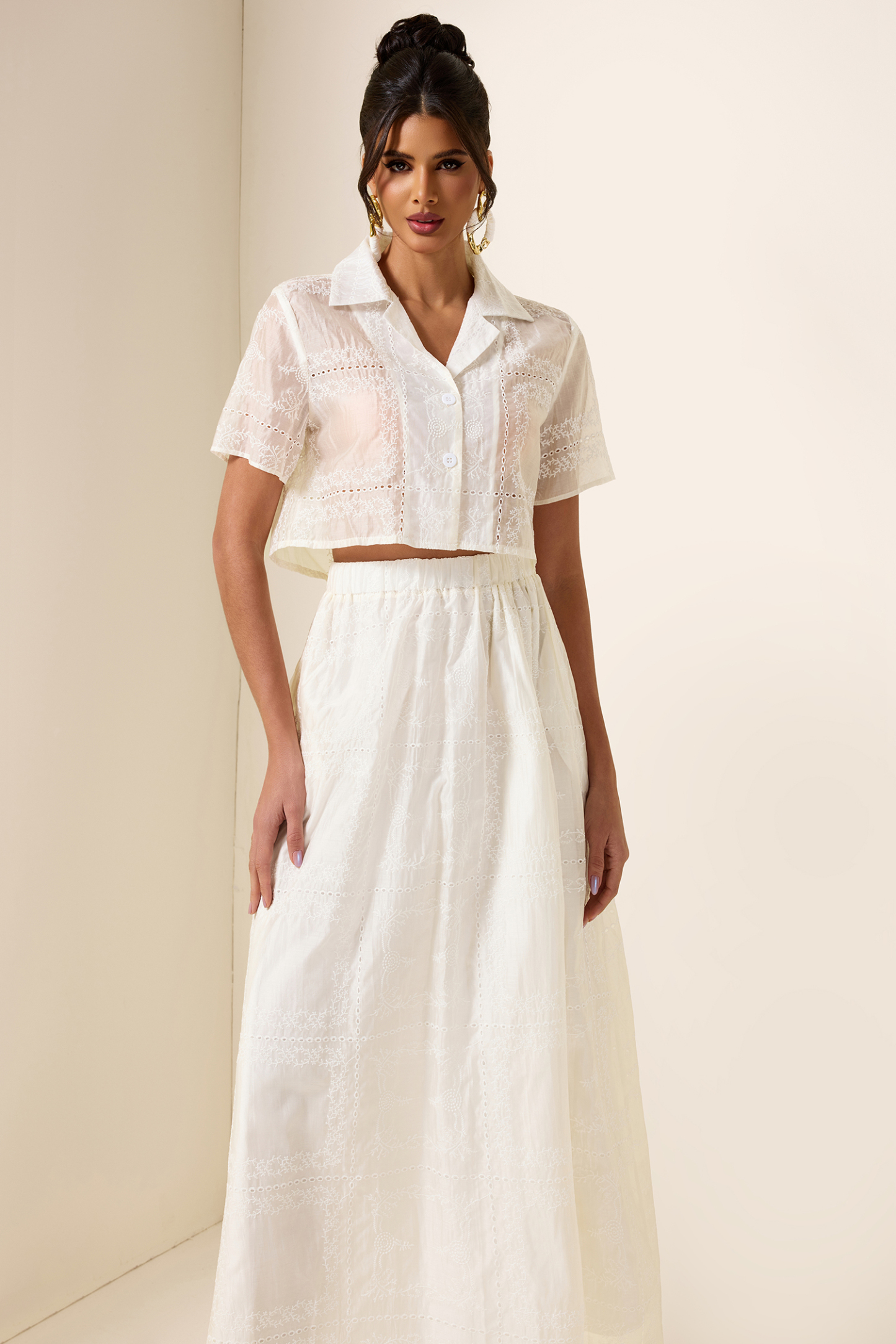 Solid Embroidred Top ＆ Mid Waist Embroidered Skirt Set