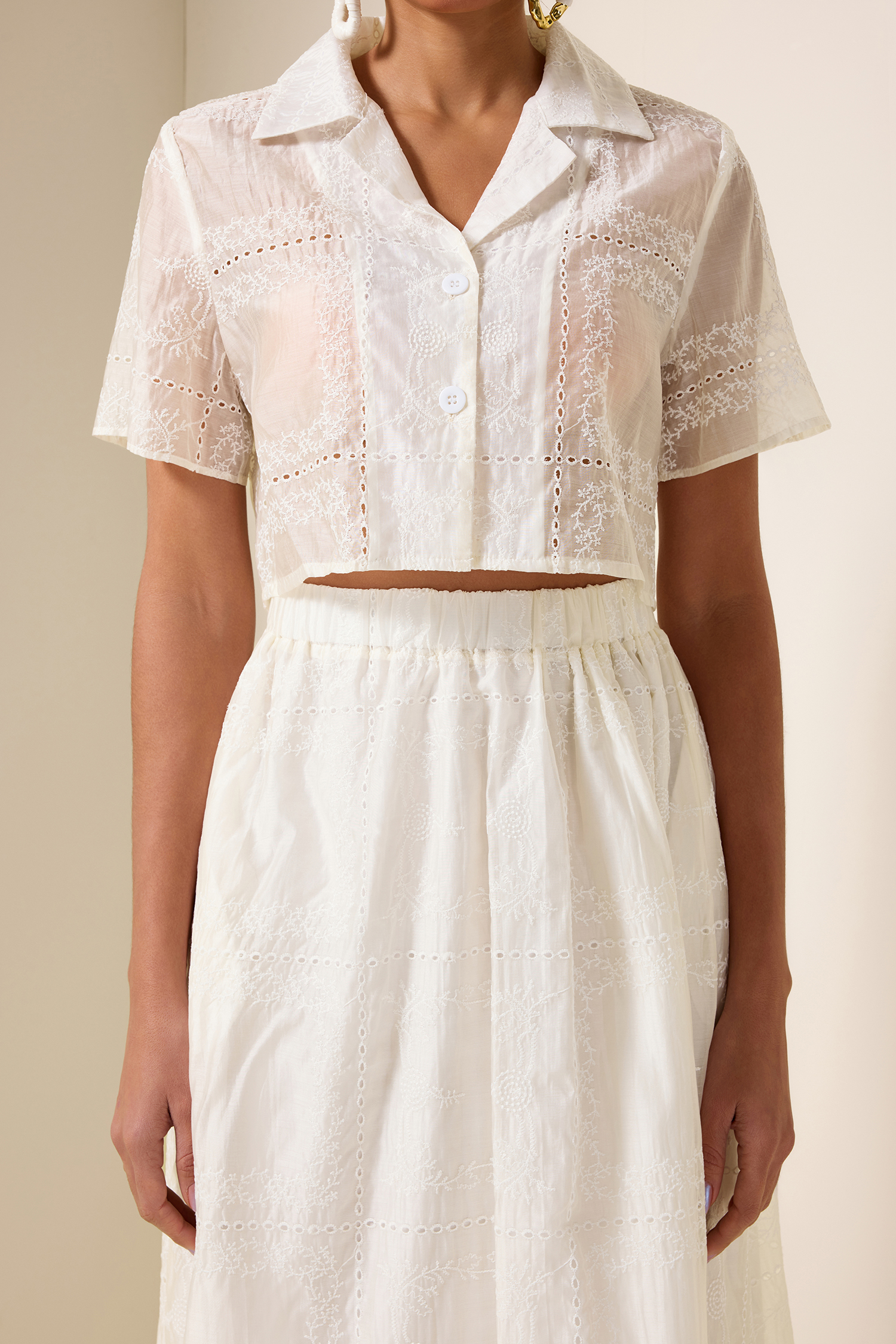 Solid Embroidred Top ＆ Mid Waist Embroidered Skirt Set