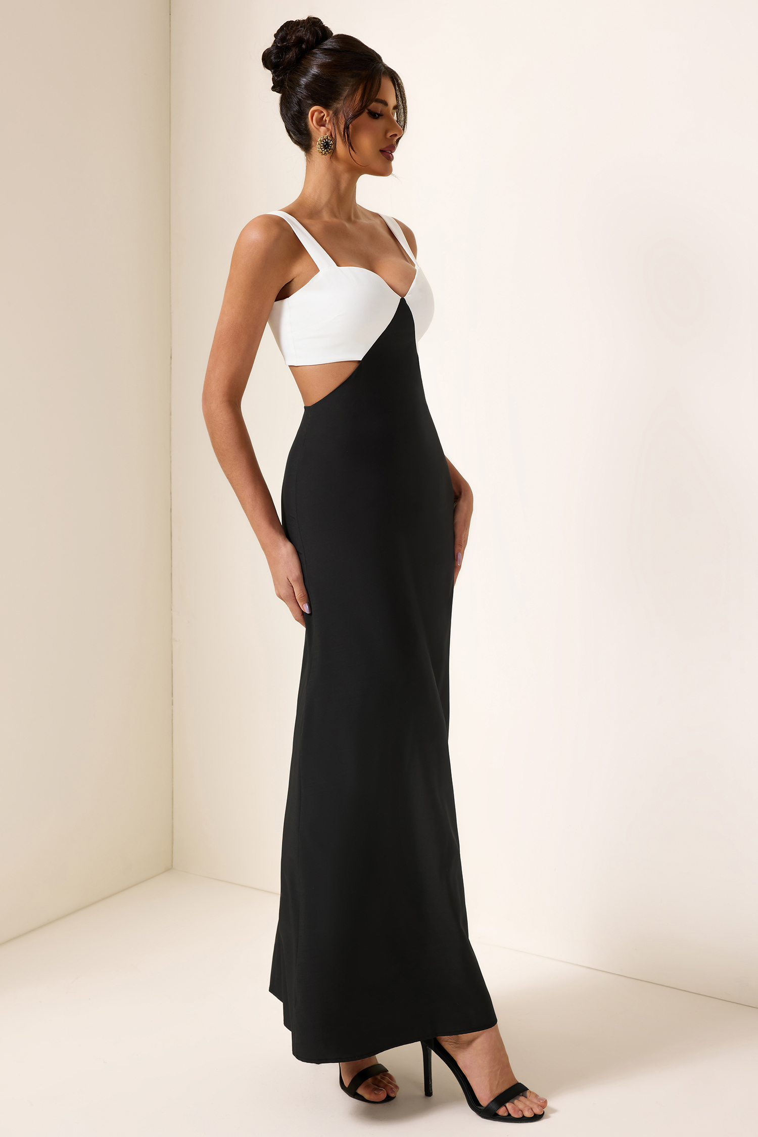 Contrast Color Square Neck Cut-Out Midi Dress