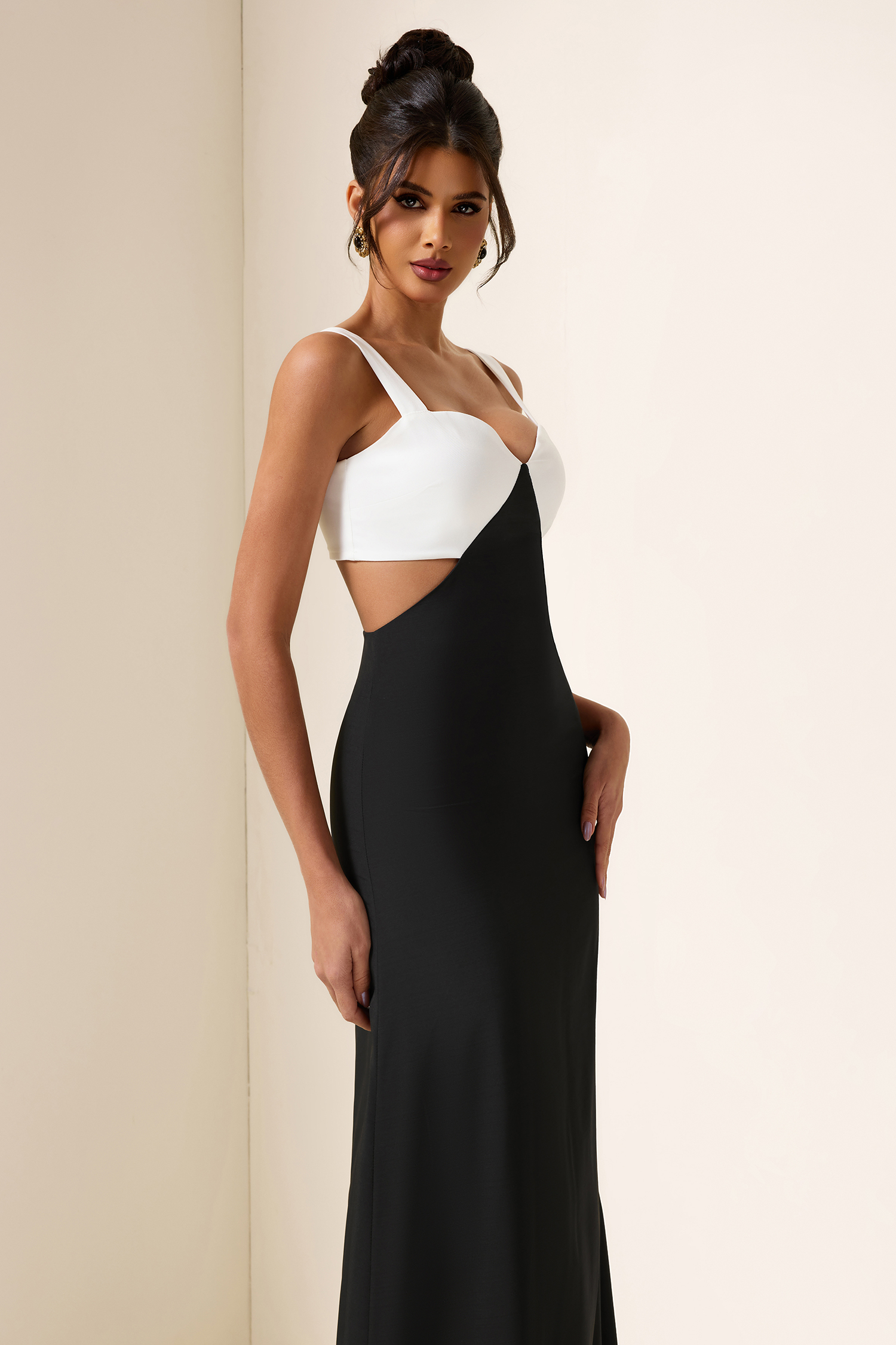 Contrast Color Square Neck Cut-Out Midi Dress