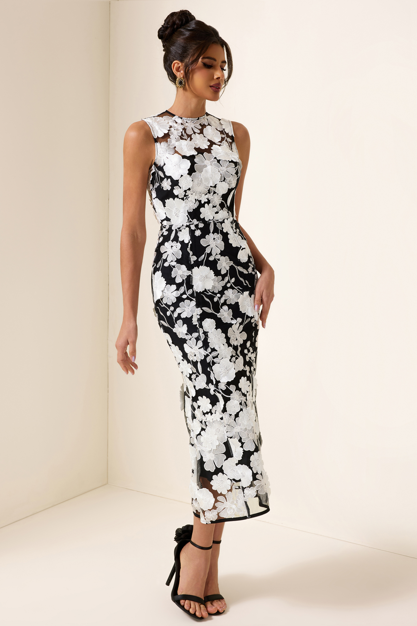 3D Flower Round Neck Sleeveless Midi Dress
