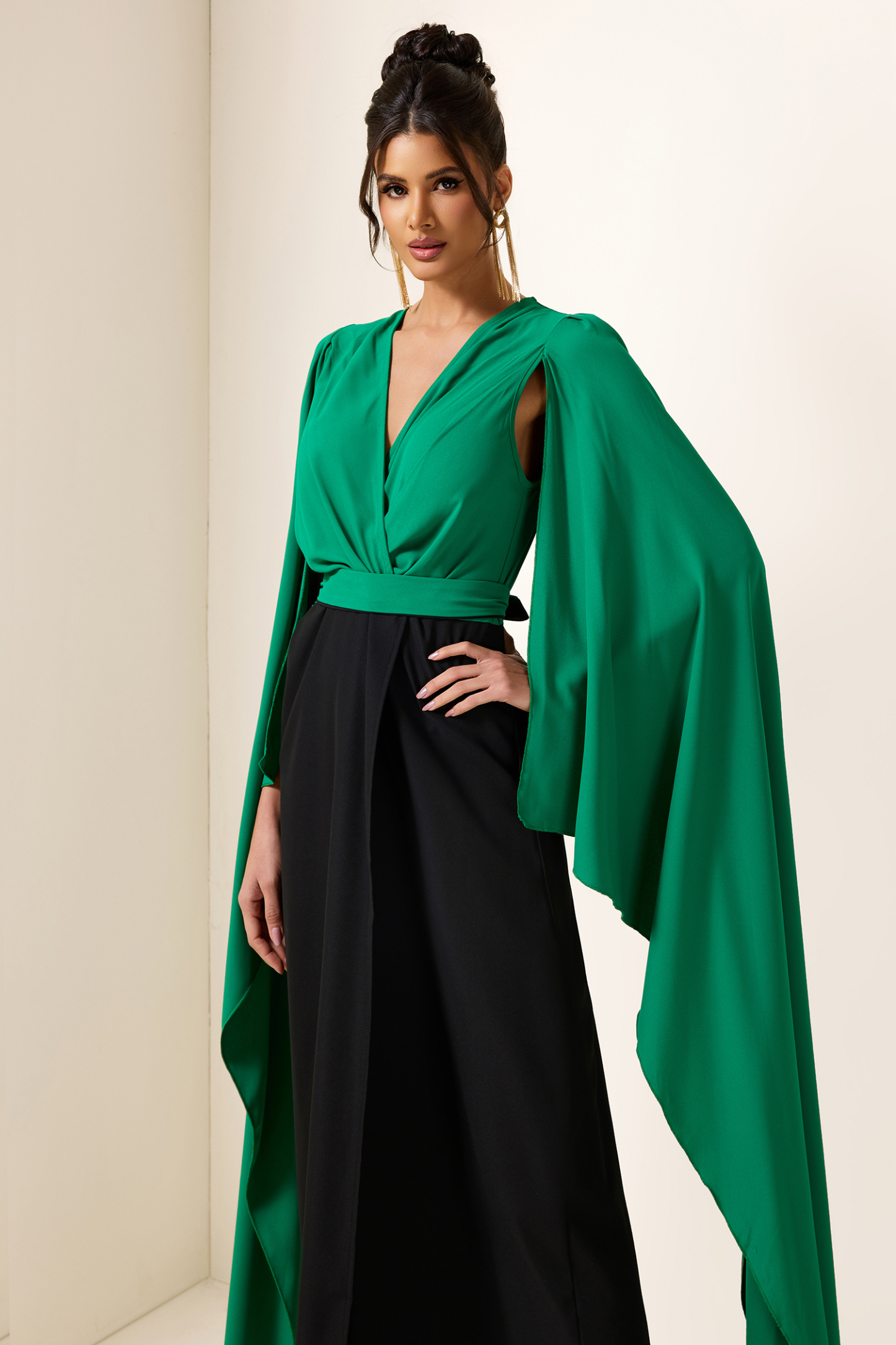 Contrast Color Cape Sleeve Maxi Dress