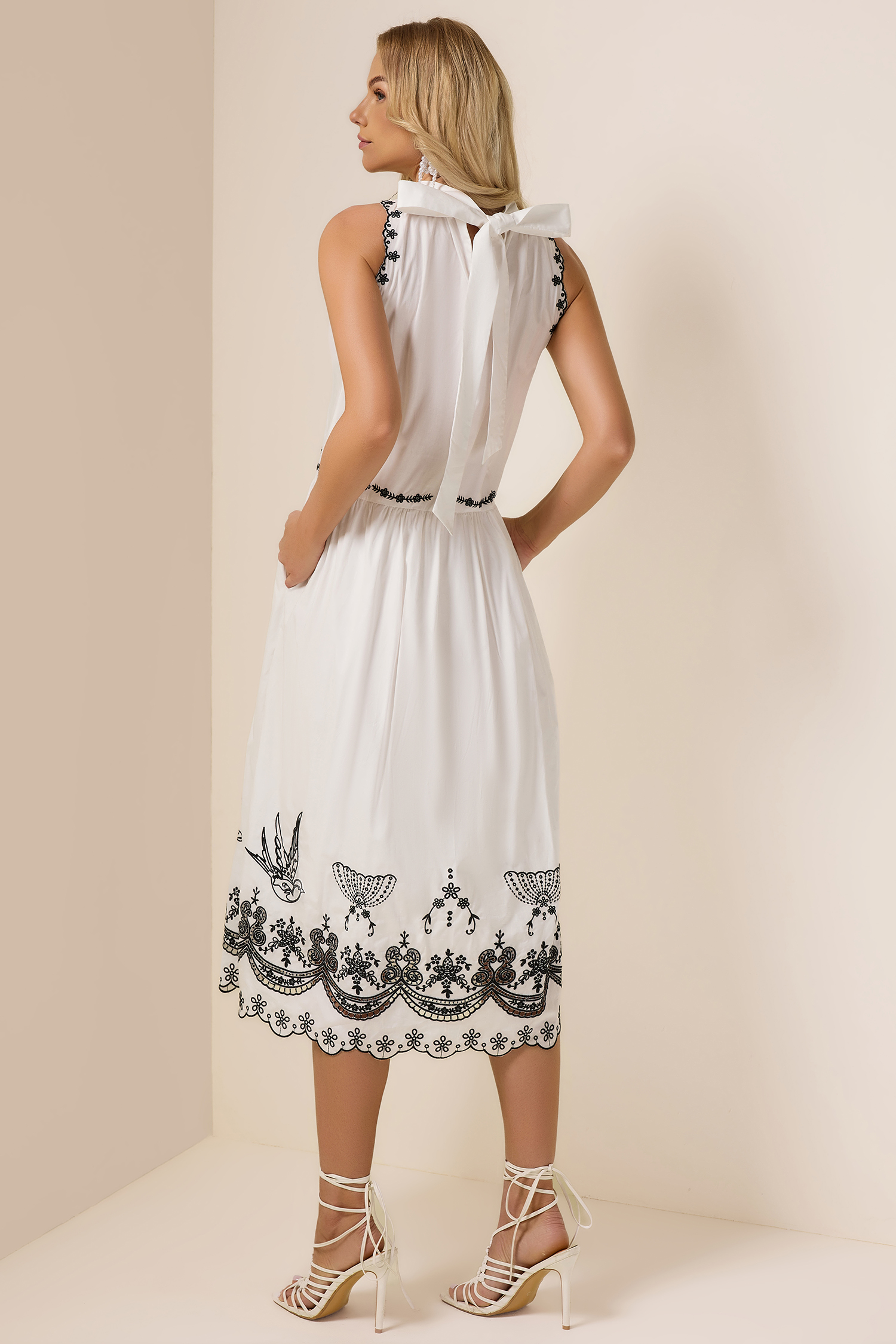 Halter Neck Embroidery Sleeveless Midi Dress