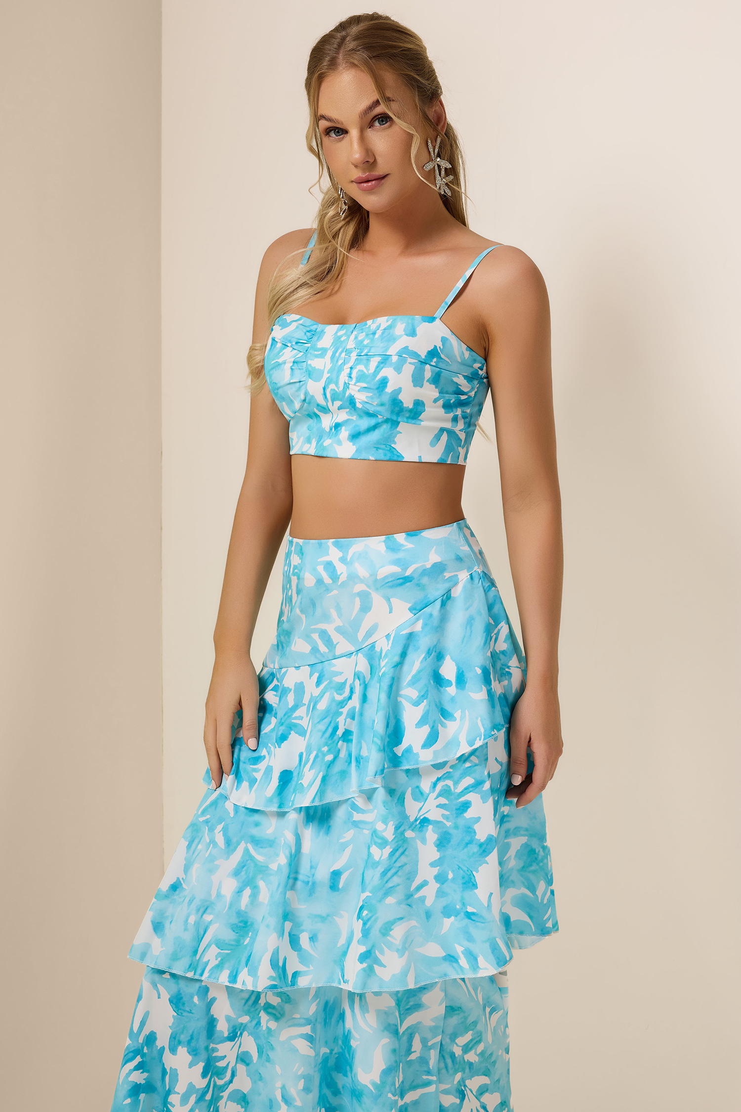 Abstract Print Top ＆ High Waist Ruffle Skirt Set