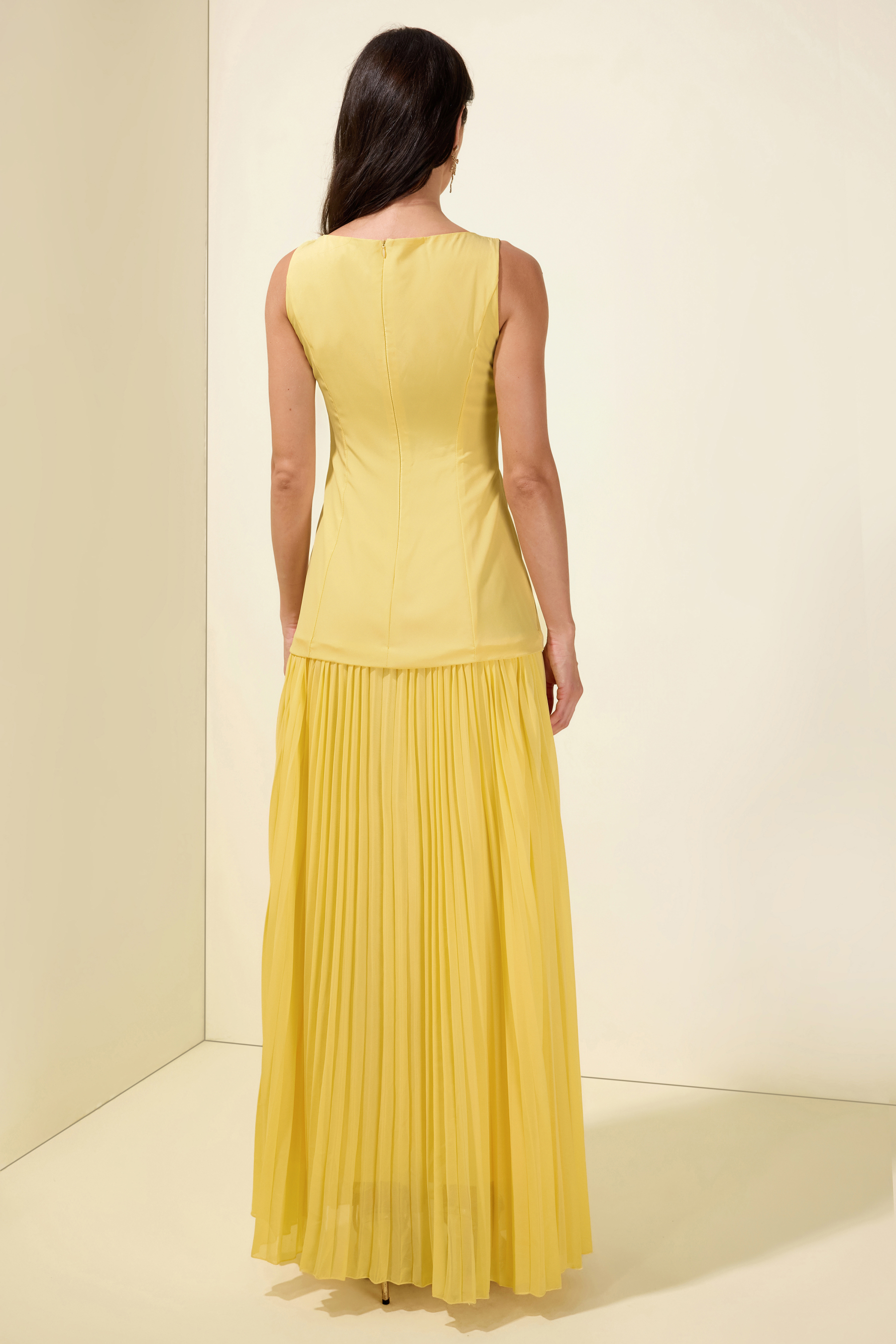 Solid Pleated Sleeveless Maxi Dress